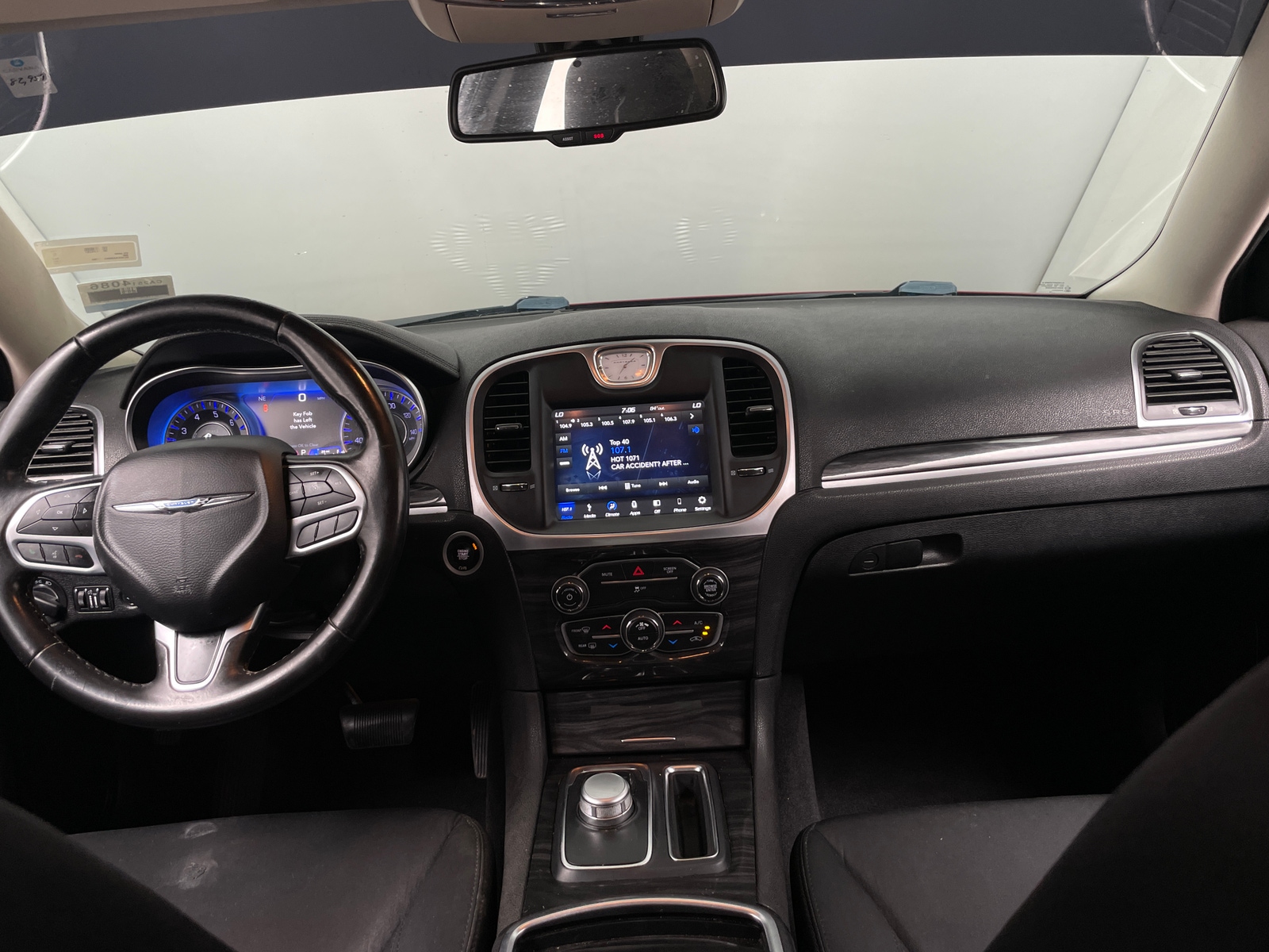 Thumbnail: 2019 Chrysler 300 - 3