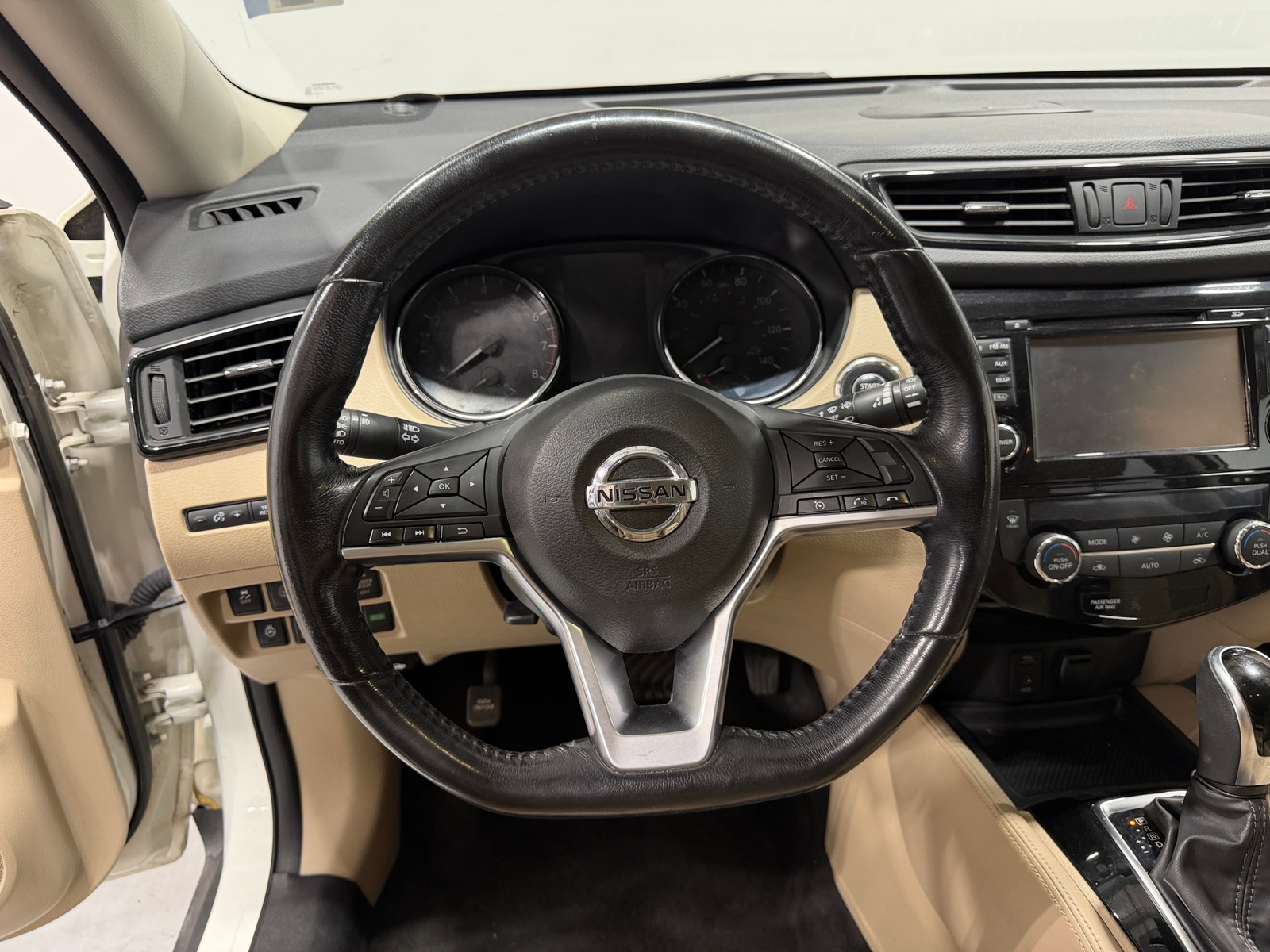 Thumbnail: 2017 Nissan Rogue - 4