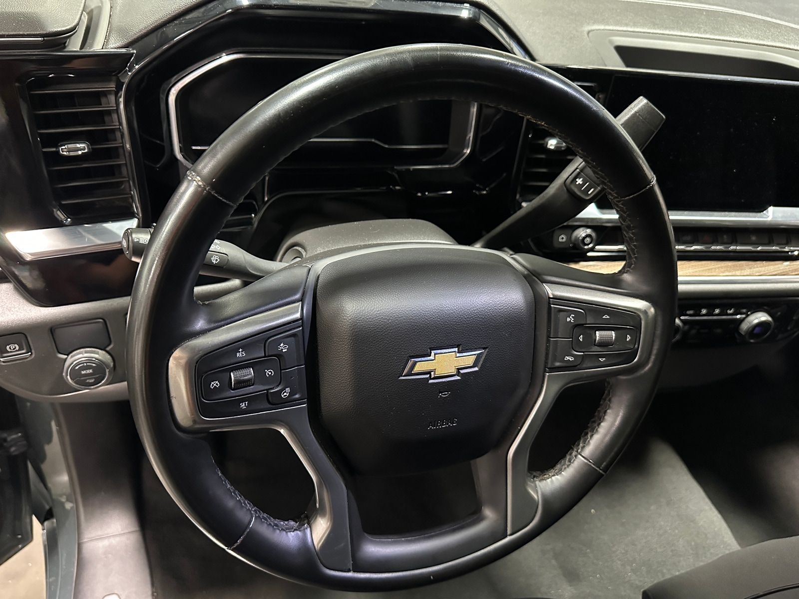 Thumbnail: 2025 Chevrolet Silverado 1500 - 5