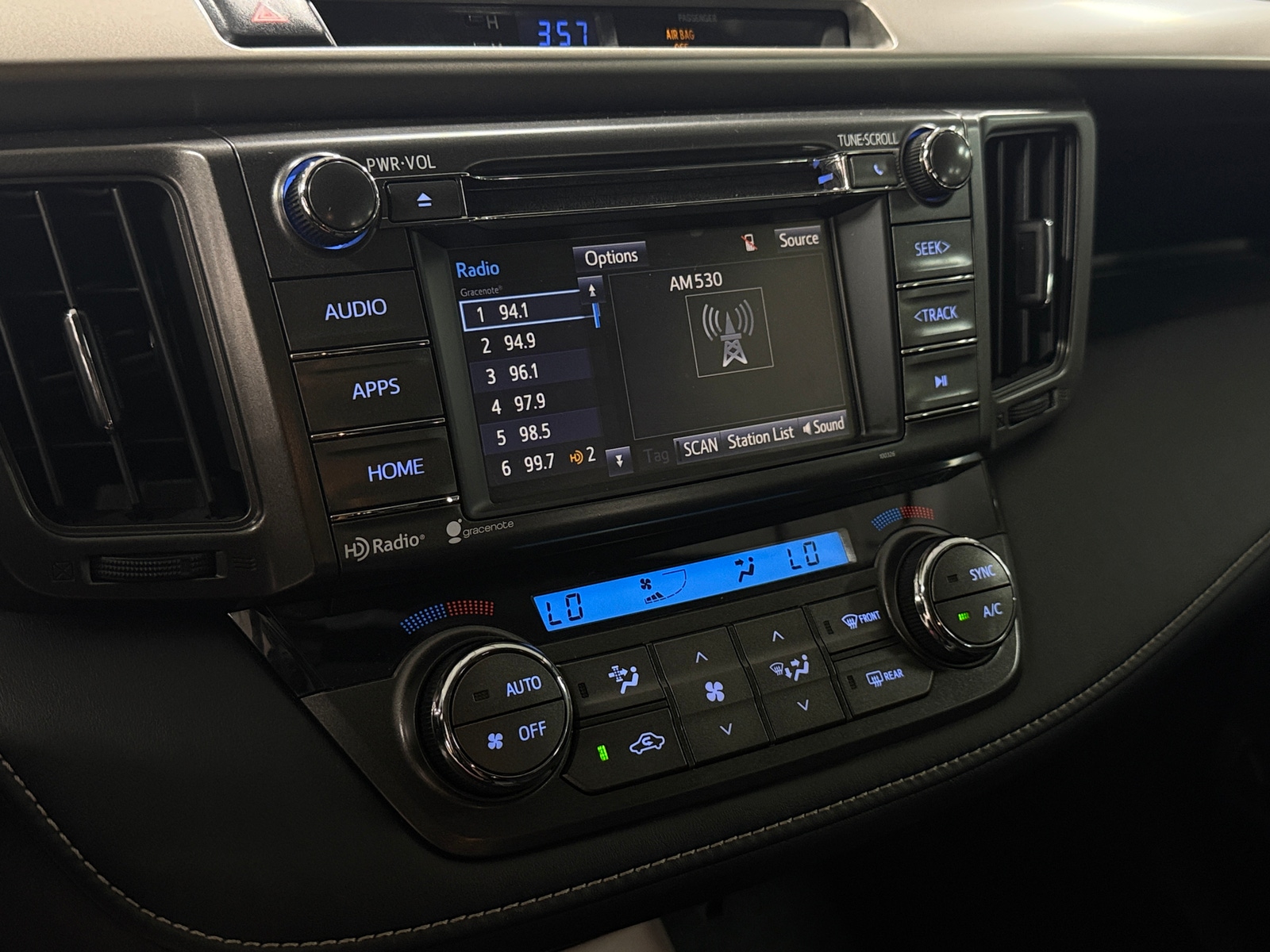 Thumbnail: 2015 Toyota RAV4 - 4