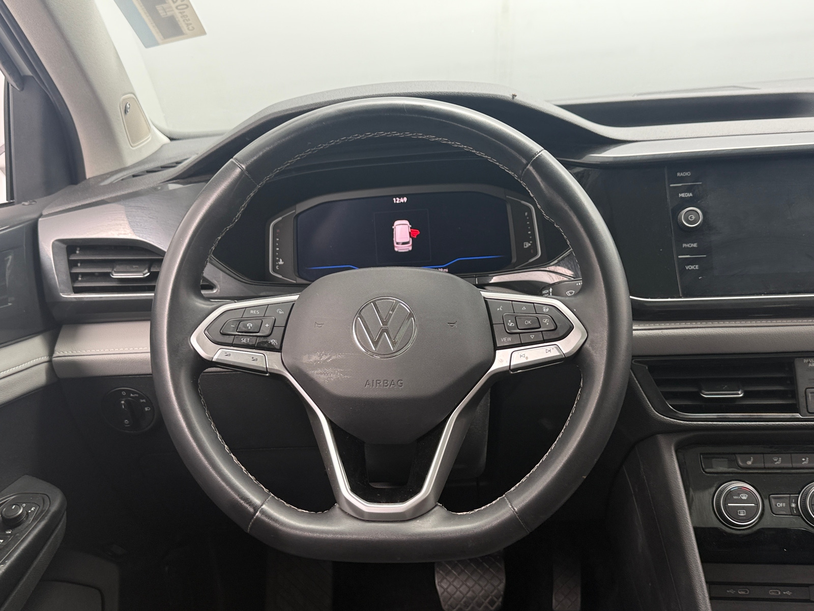 Thumbnail: 2022 Volkswagen Taos - 4
