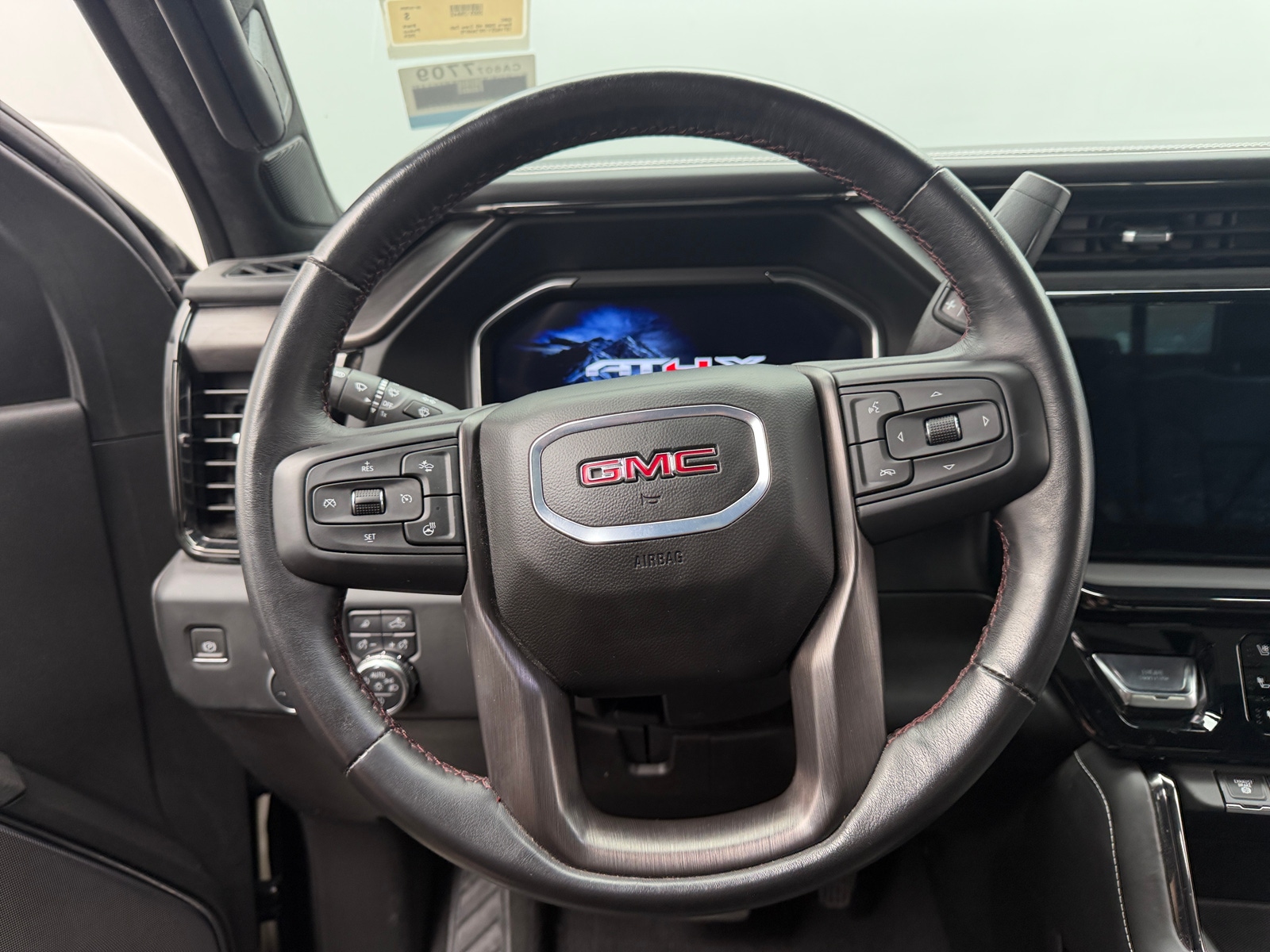 Thumbnail: 2024 GMC Sierra 2500 - 4