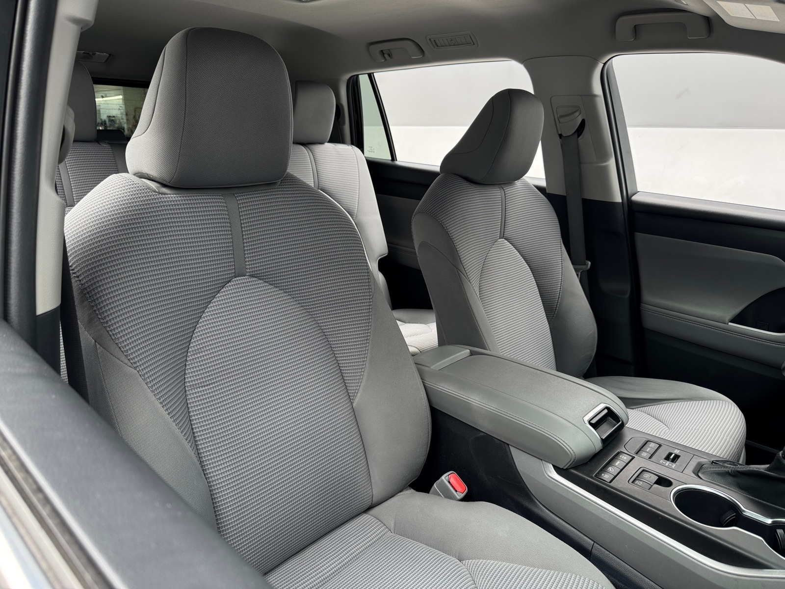 Thumbnail: 2022 Toyota Highlander - 2