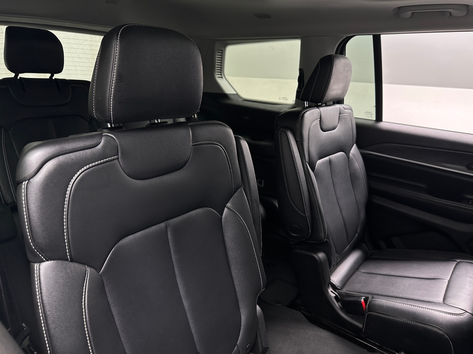Thumbnail: 2023 Jeep Grand Cherokee L - 5
