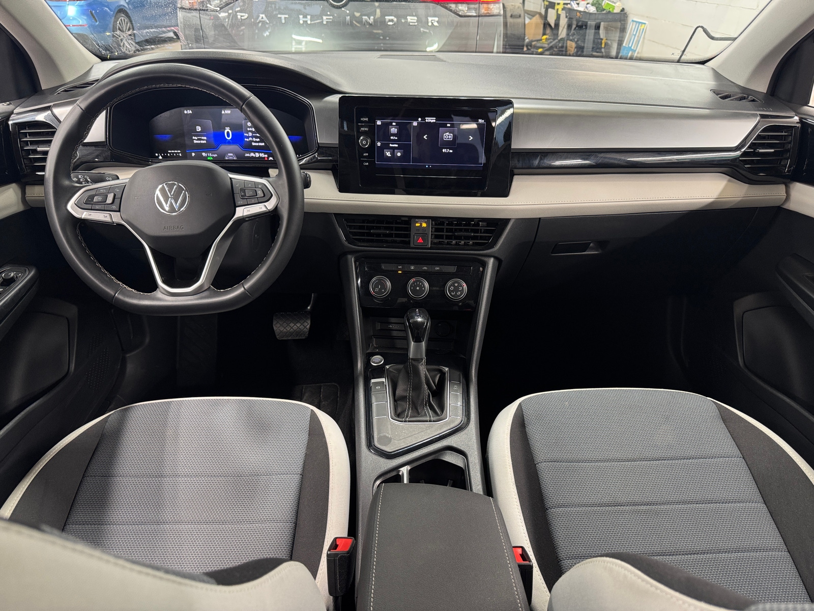 Thumbnail: 2025 Volkswagen Taos - 3