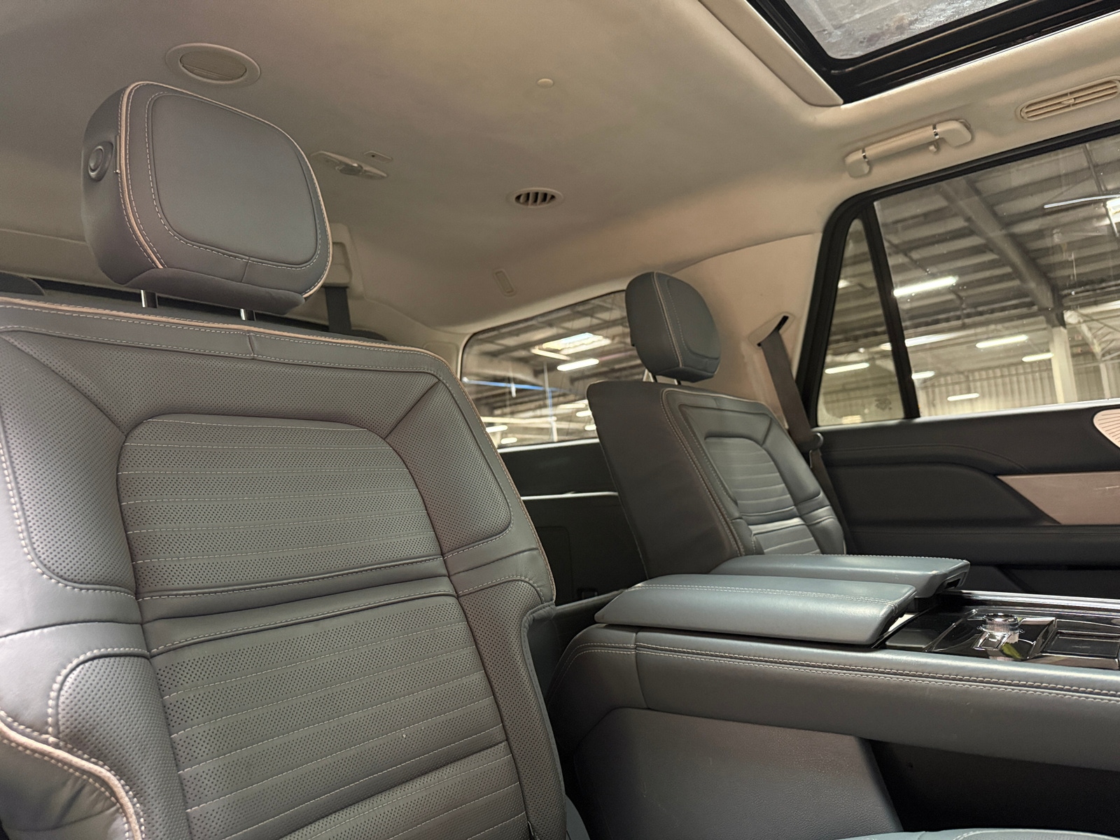 Thumbnail: 2018 Lincoln Navigator - 5