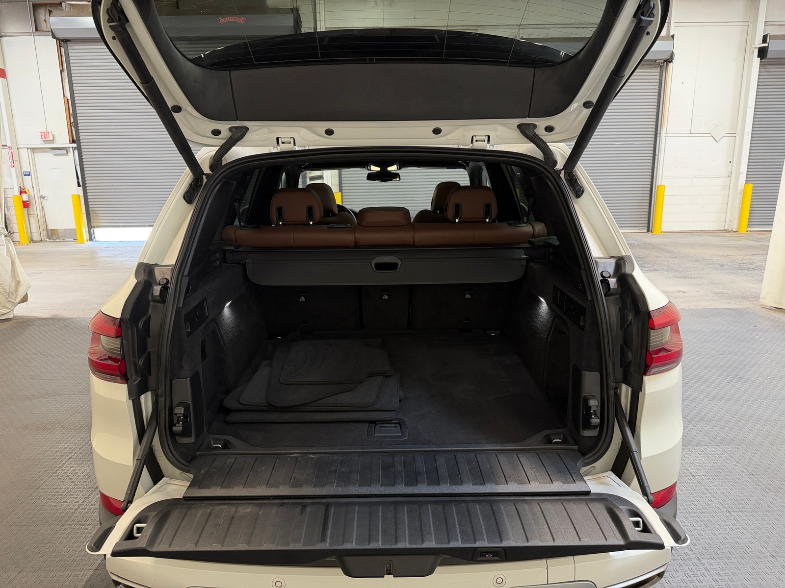 Thumbnail: 2023 BMW X5 - 6