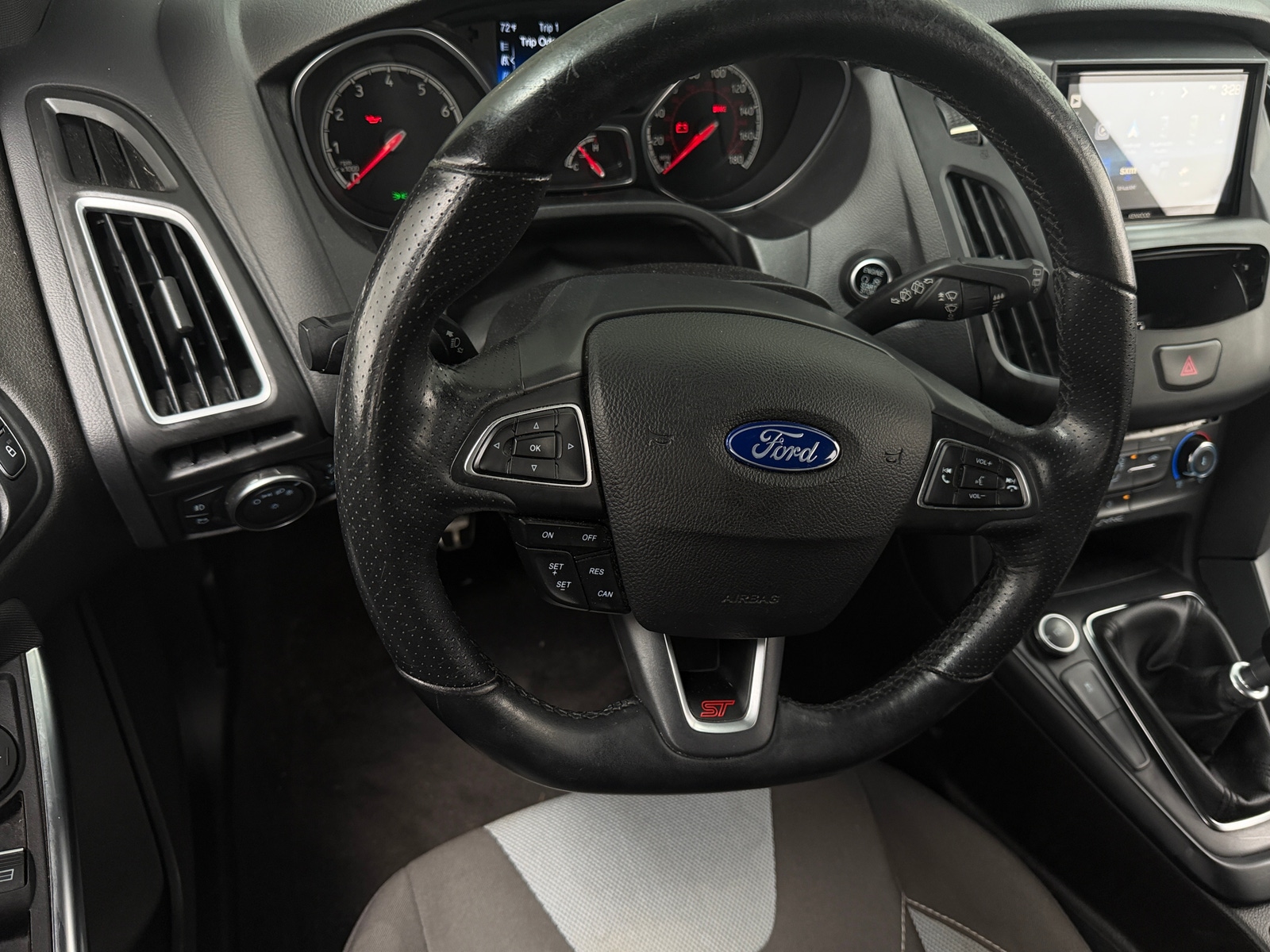 Thumbnail: 2016 Ford Focus - 5