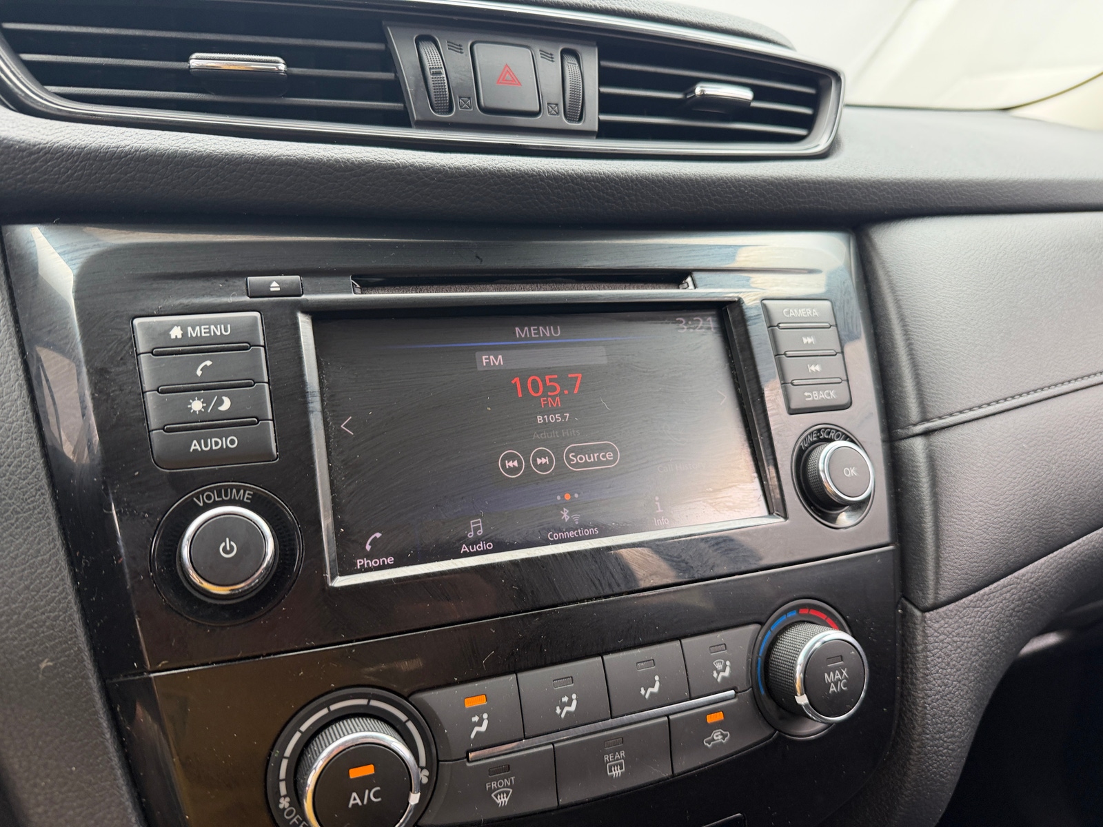 Thumbnail: 2019 Nissan Rogue - 4