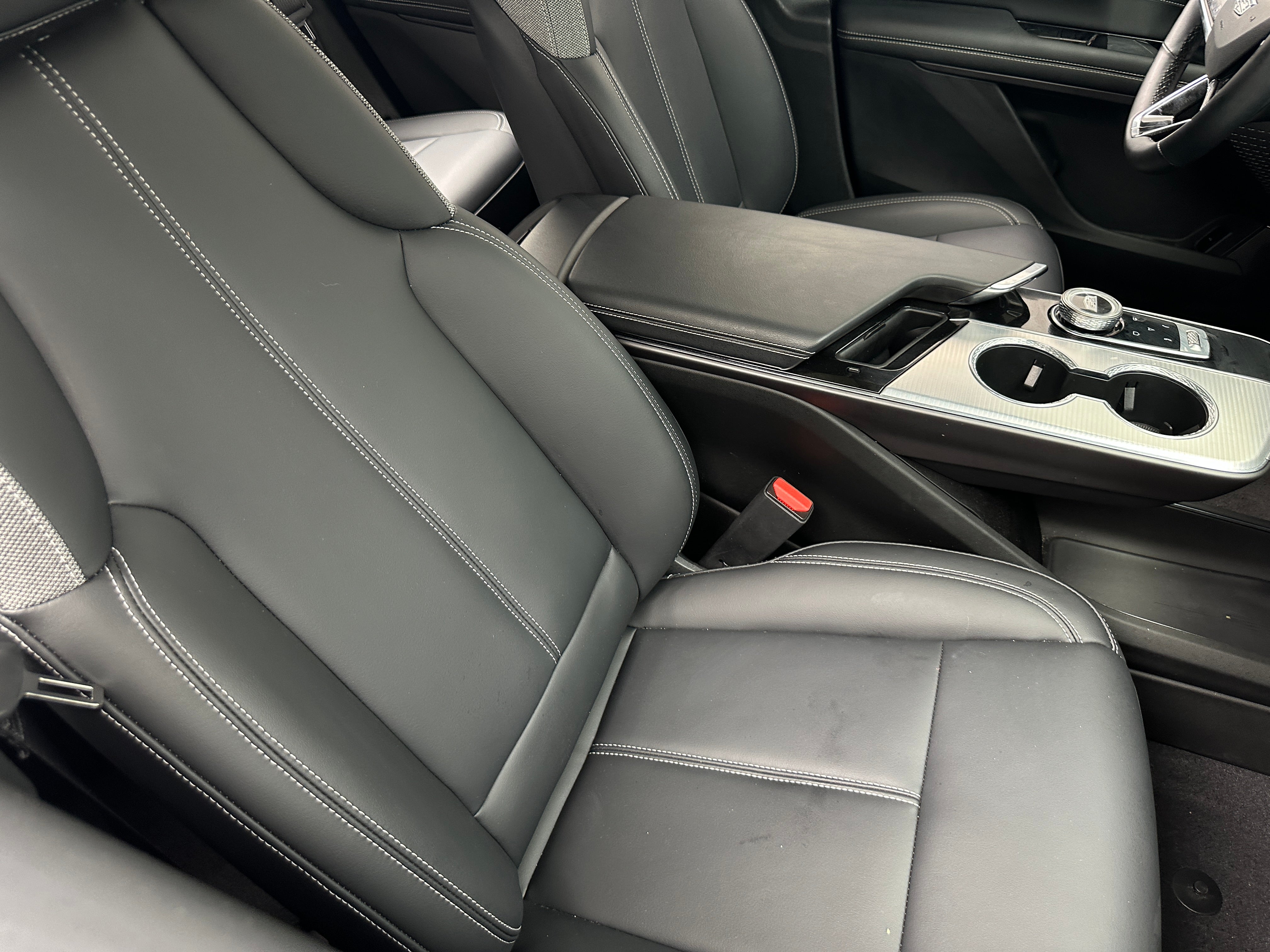 Used 2024 Cadillac LYRIQ Tech with VIN 1GYKPMRL7RZ133320 for sale in Auburn, WA