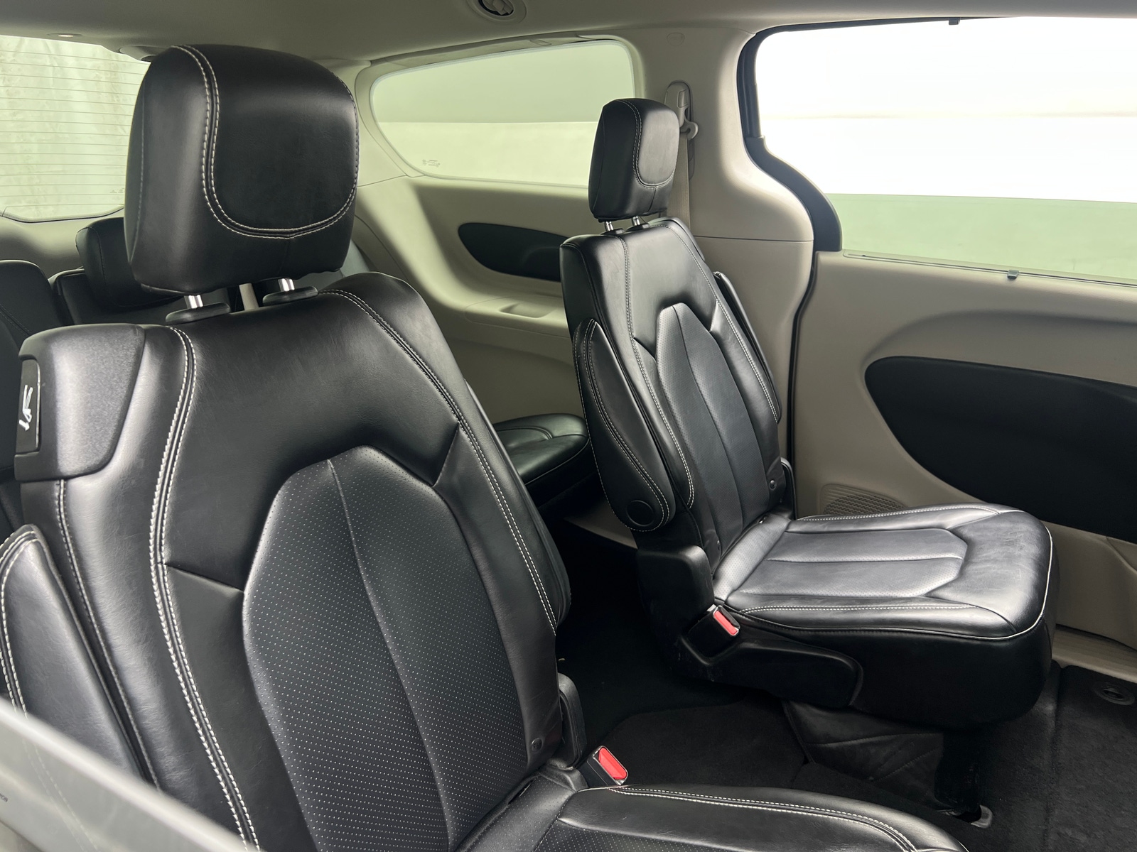 Thumbnail: 2023 Chrysler Pacifica - 5