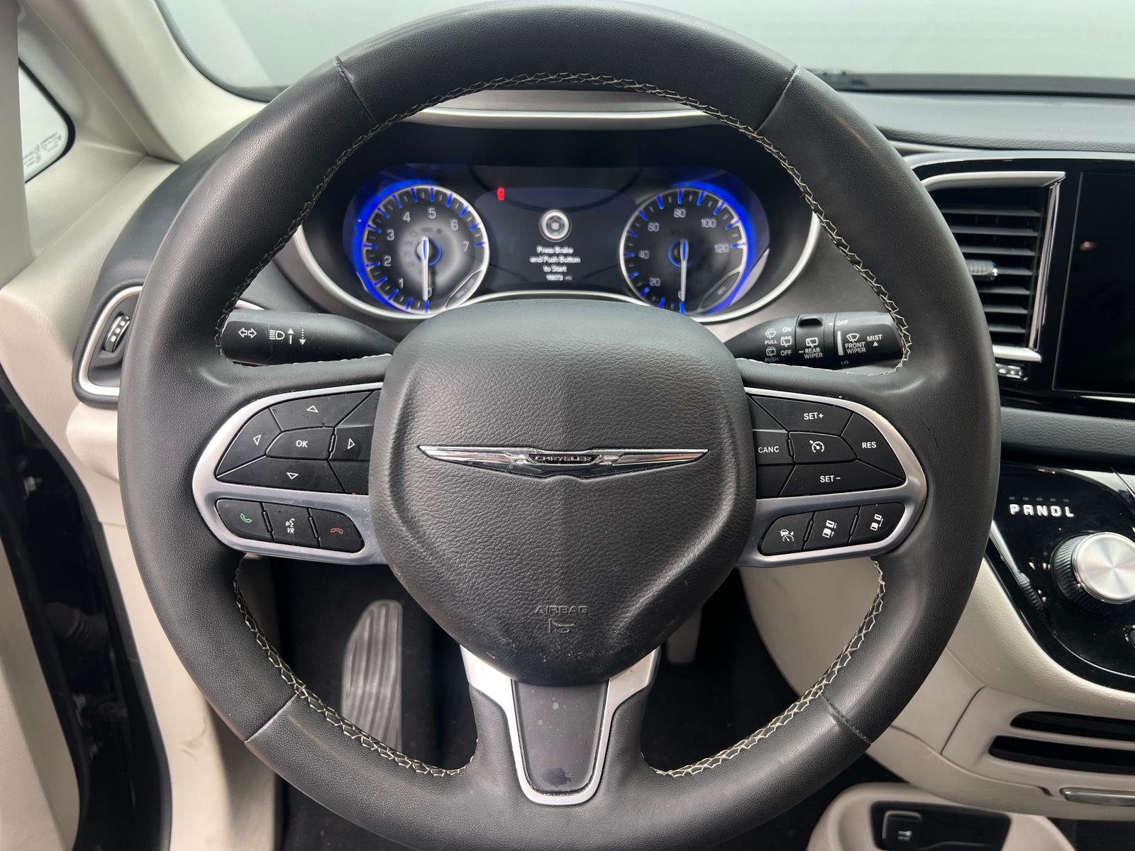 Thumbnail: 2023 Chrysler Pacifica - 4