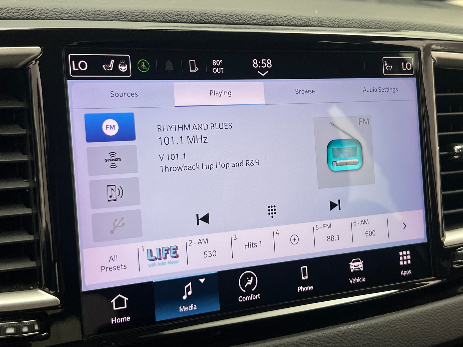 Thumbnail: 2023 Chrysler Pacifica - 3