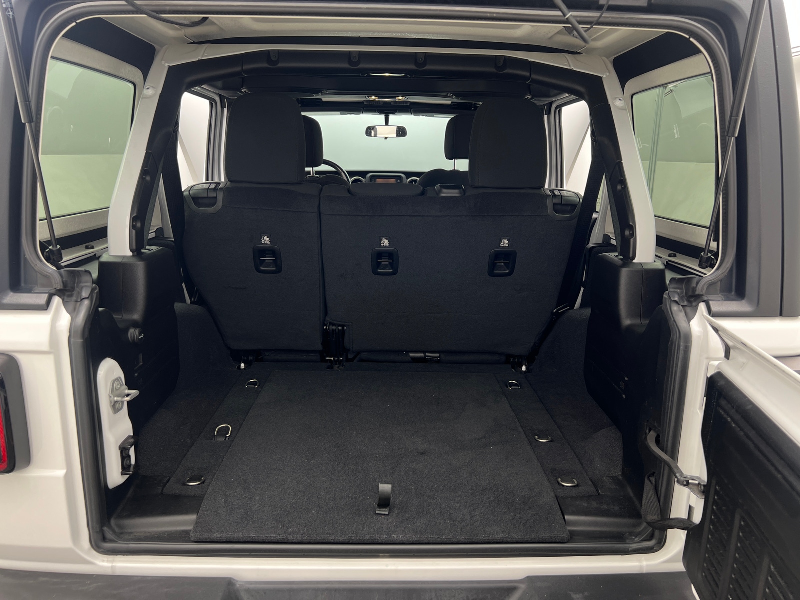 Thumbnail: 2019 Jeep Wrangler - 7