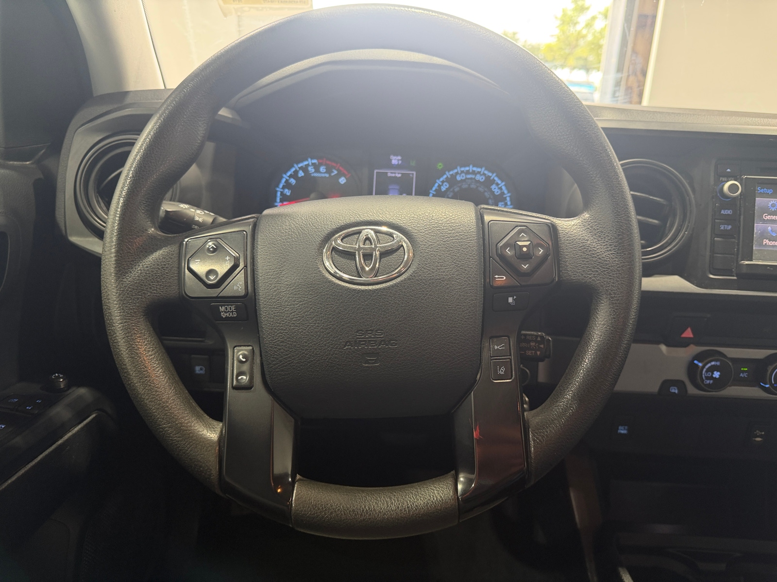 Thumbnail: 2019 Toyota Tacoma - 5