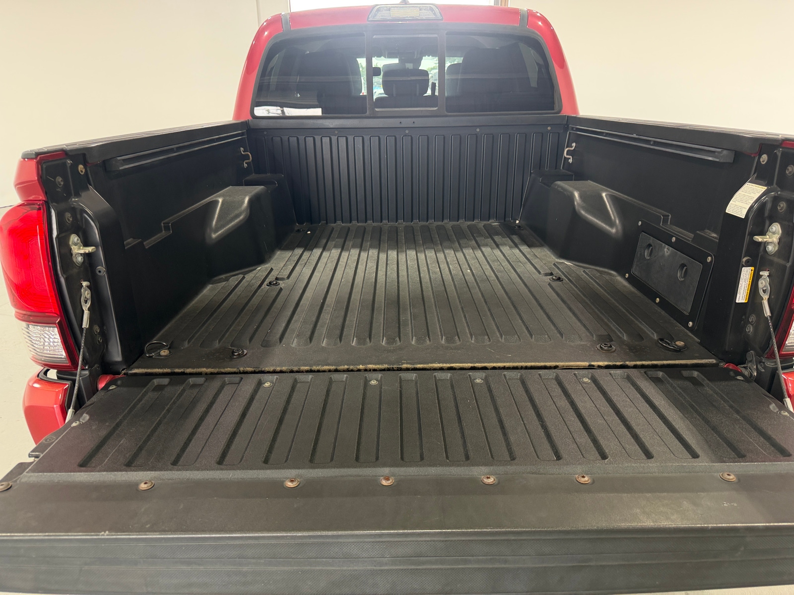 Thumbnail: 2019 Toyota Tacoma - 7