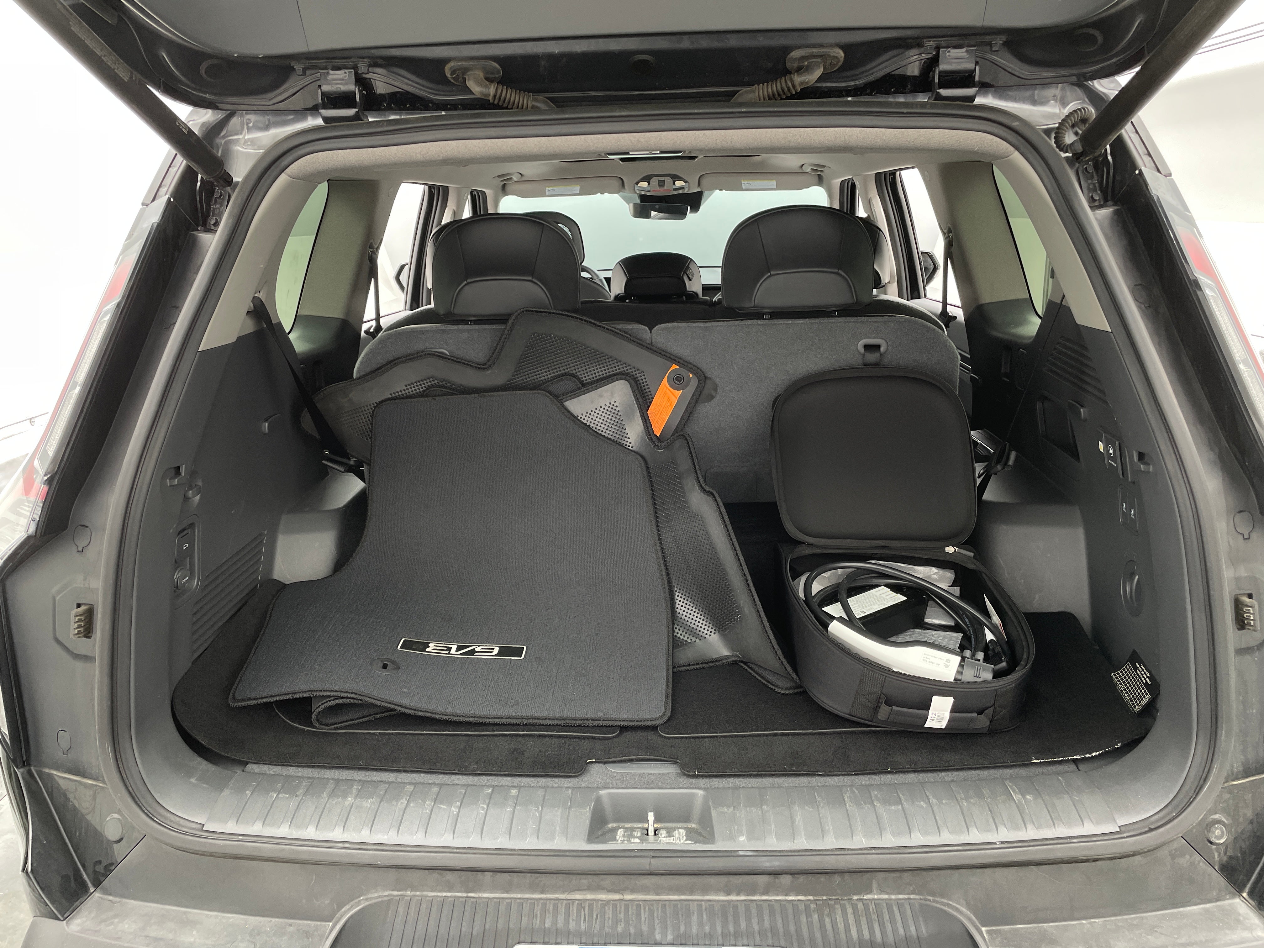 Used 2024 Kia EV9 Wind with VIN KNDAFFS56R6035814 for sale in Auburn, WA