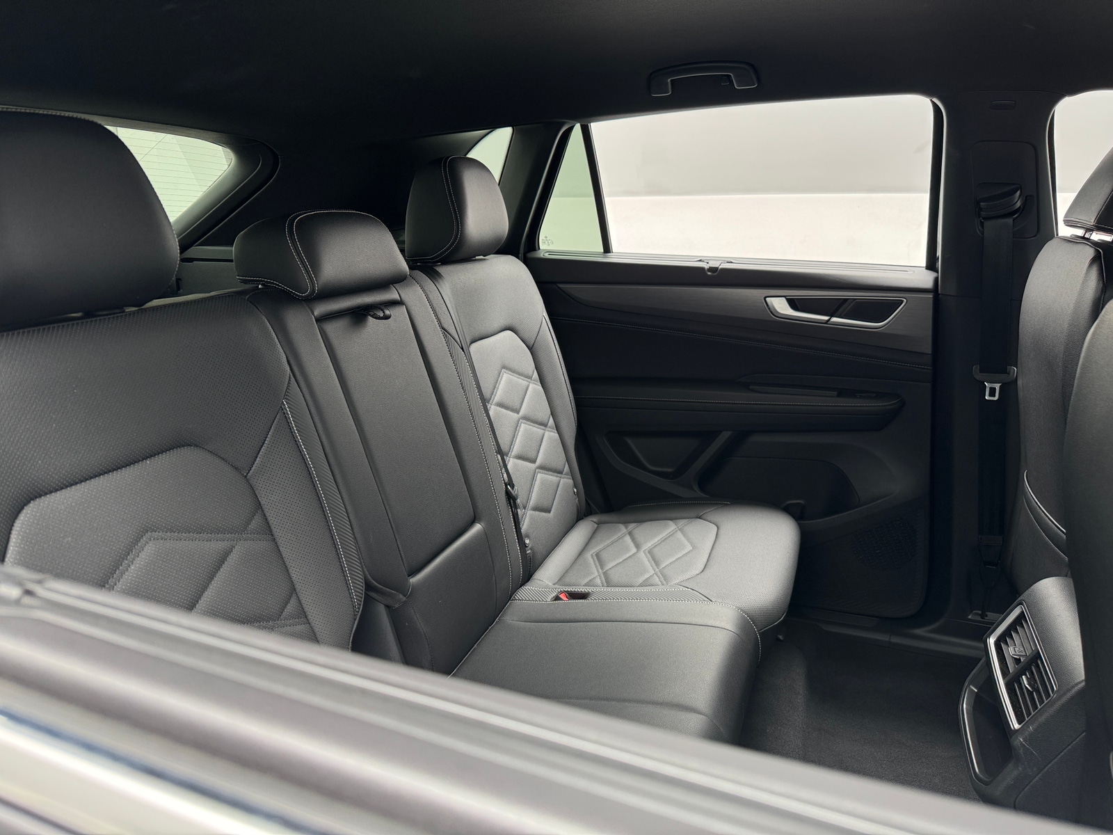 Thumbnail: 2026 Volkswagen Atlas - 5