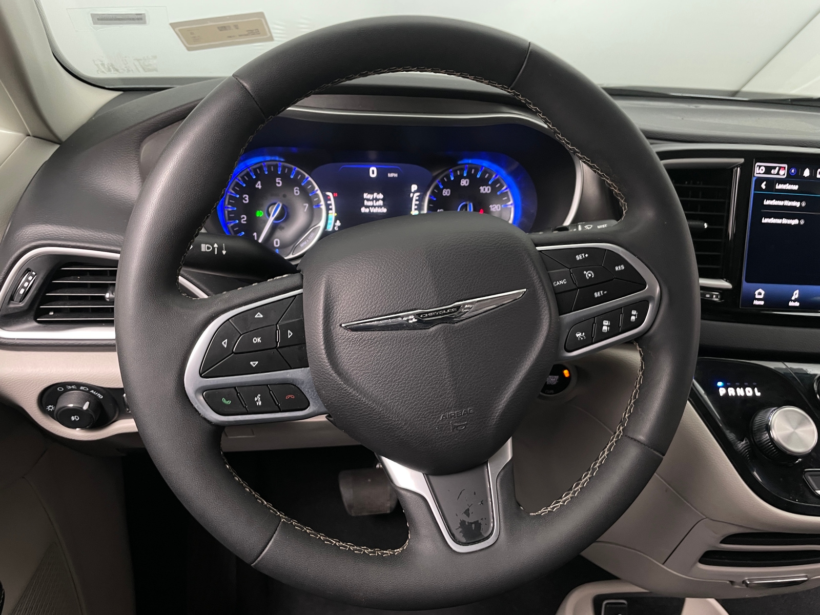 Thumbnail: 2024 Chrysler Pacifica - 4