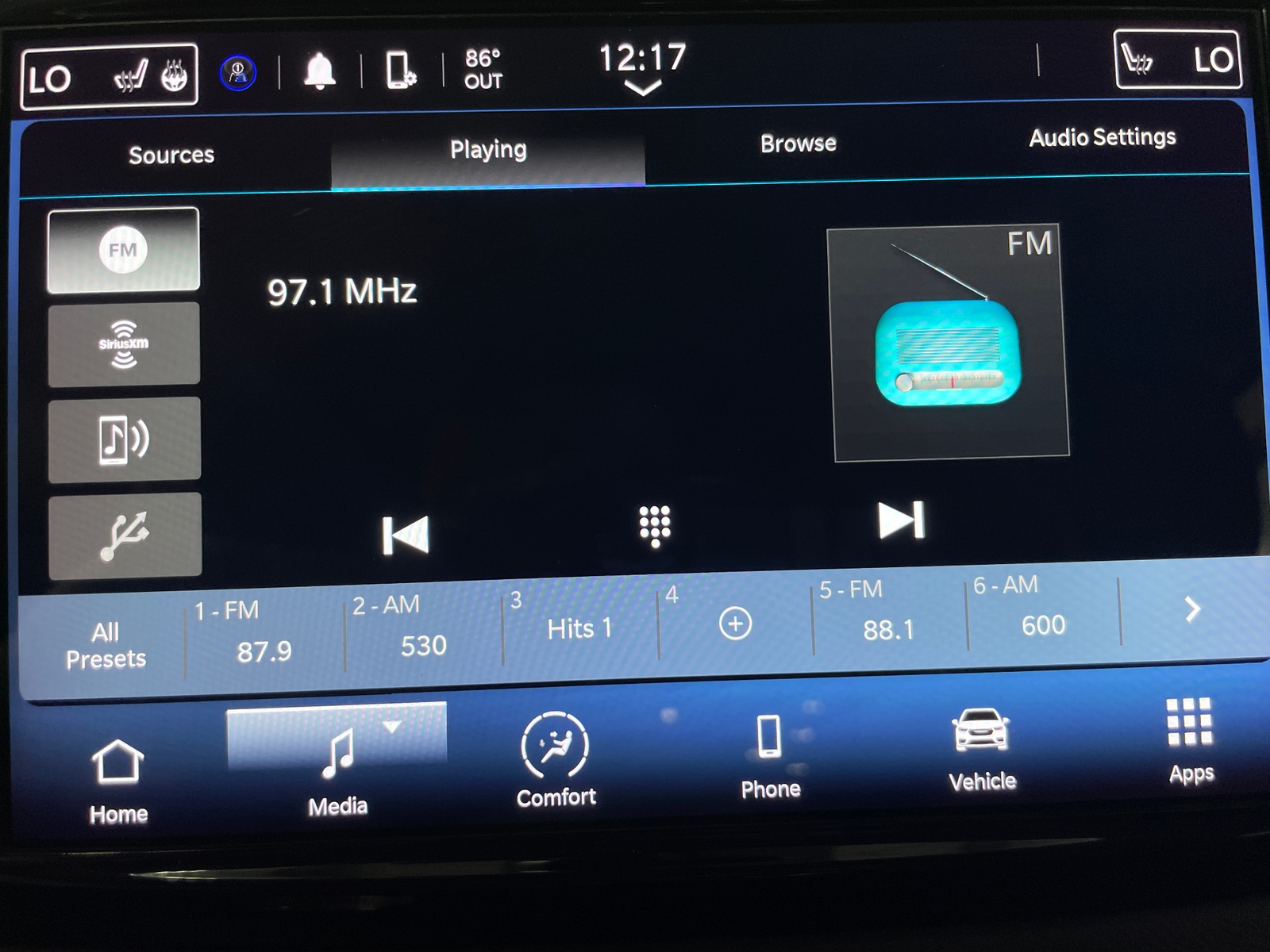 Thumbnail: 2024 Chrysler Pacifica - 3