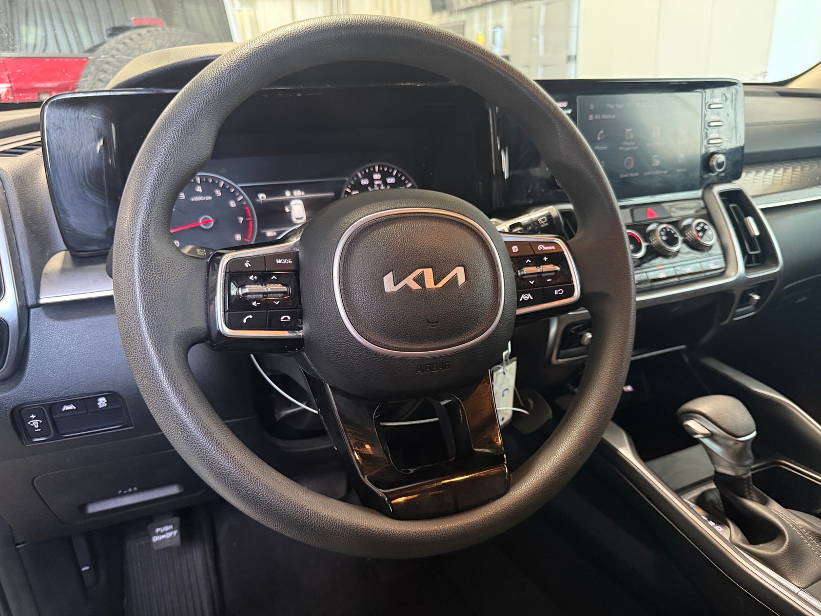 Thumbnail: 2023 Kia Sorento - 5