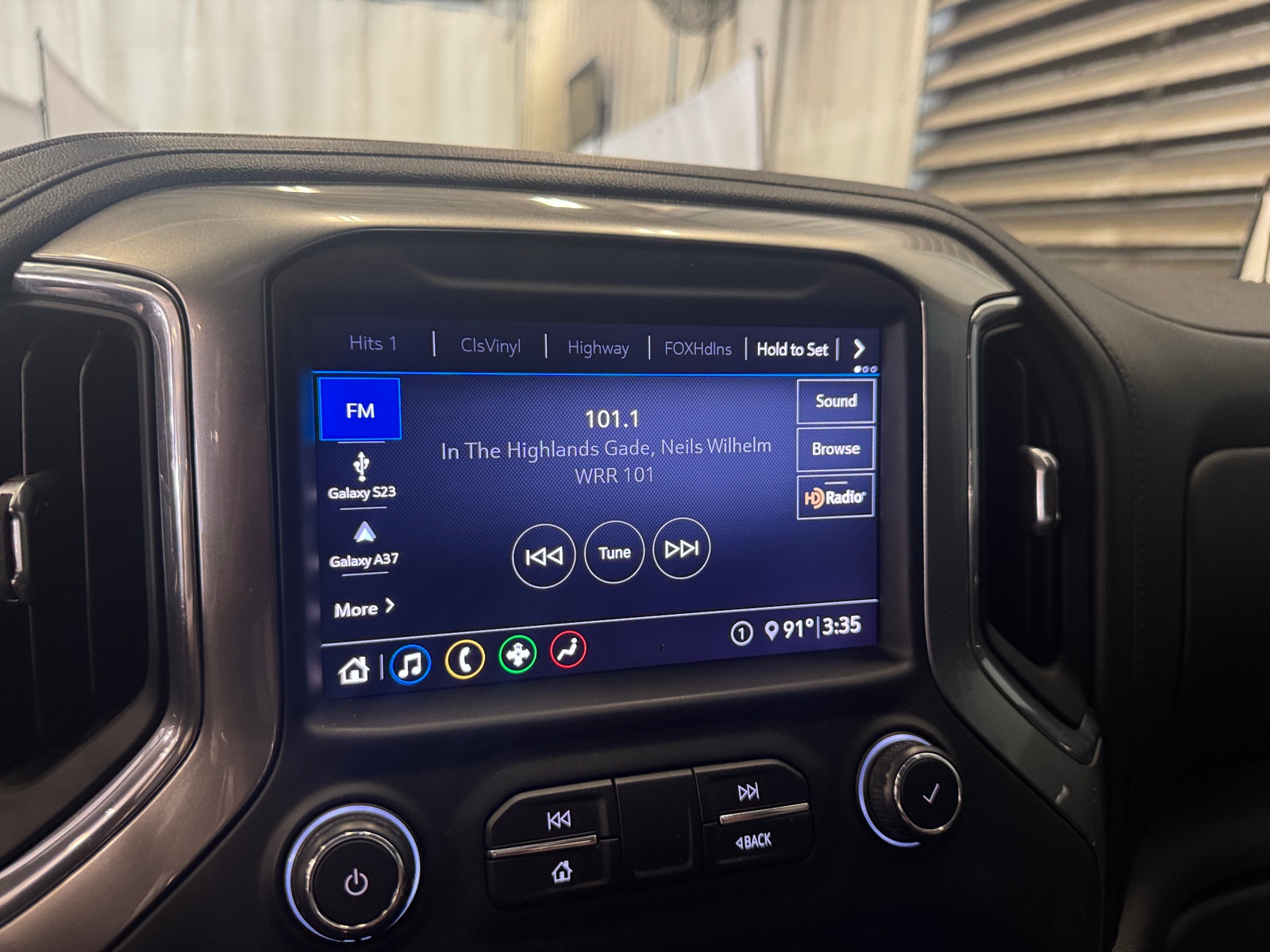 Thumbnail: 2020 Chevrolet Silverado 1500 - 4