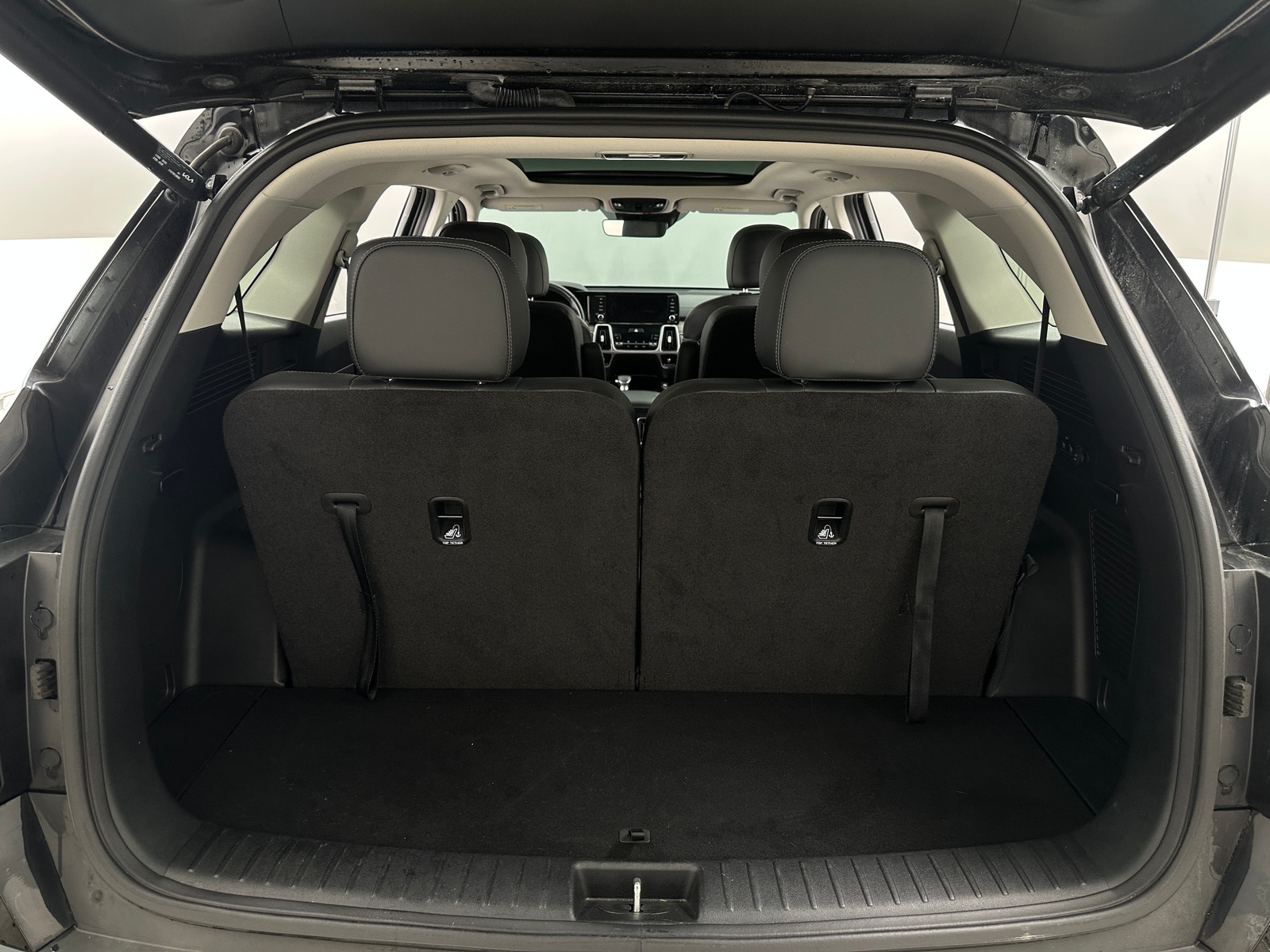 Thumbnail: 2023 Kia Sorento - 6
