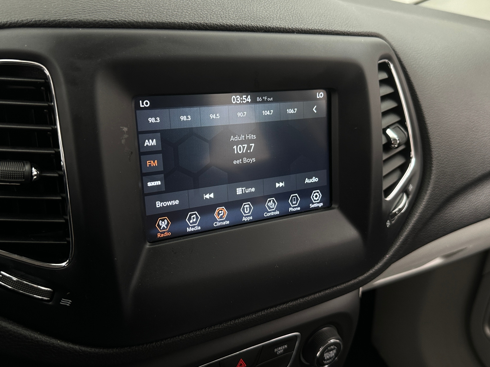 Thumbnail: 2021 Jeep Compass - 4