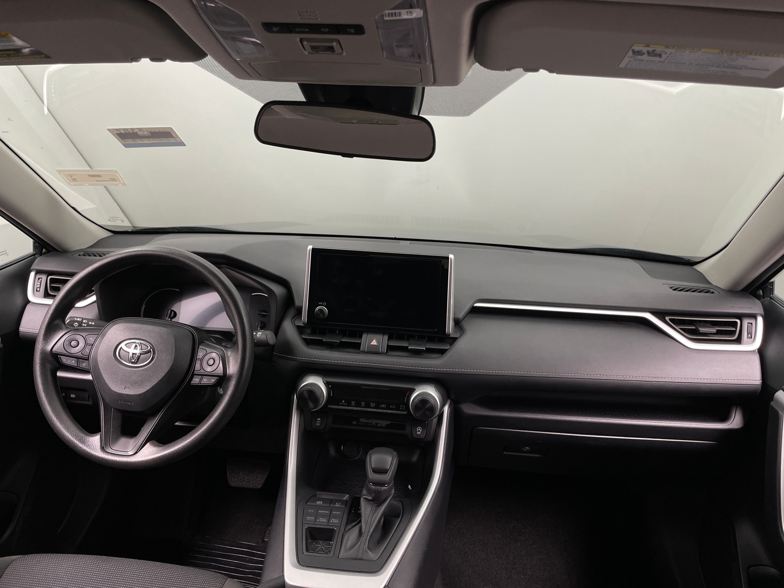 Thumbnail: 2025 Toyota RAV4 - 3