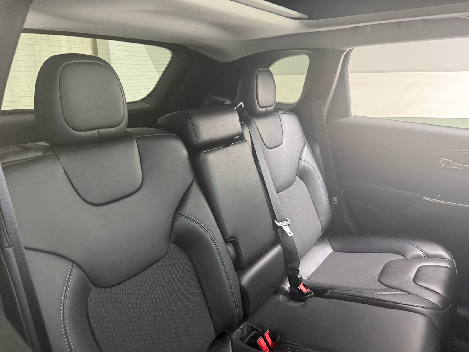 Thumbnail: 2019 Jeep Cherokee - 6