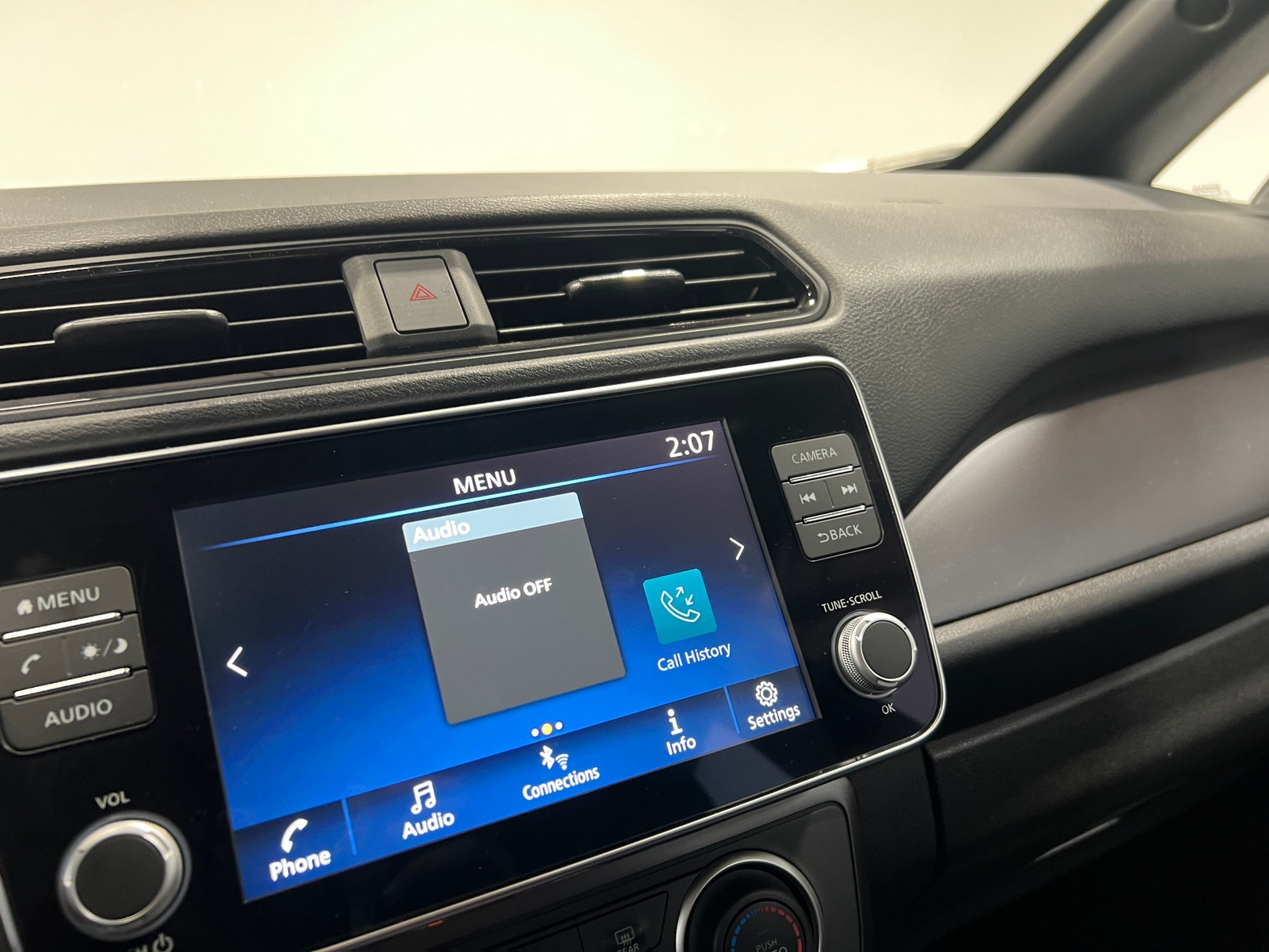 Thumbnail: 2025 Nissan Leaf - 4