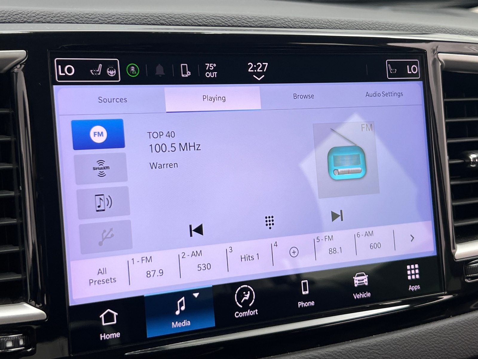 Thumbnail: 2024 Chrysler Pacifica - 3