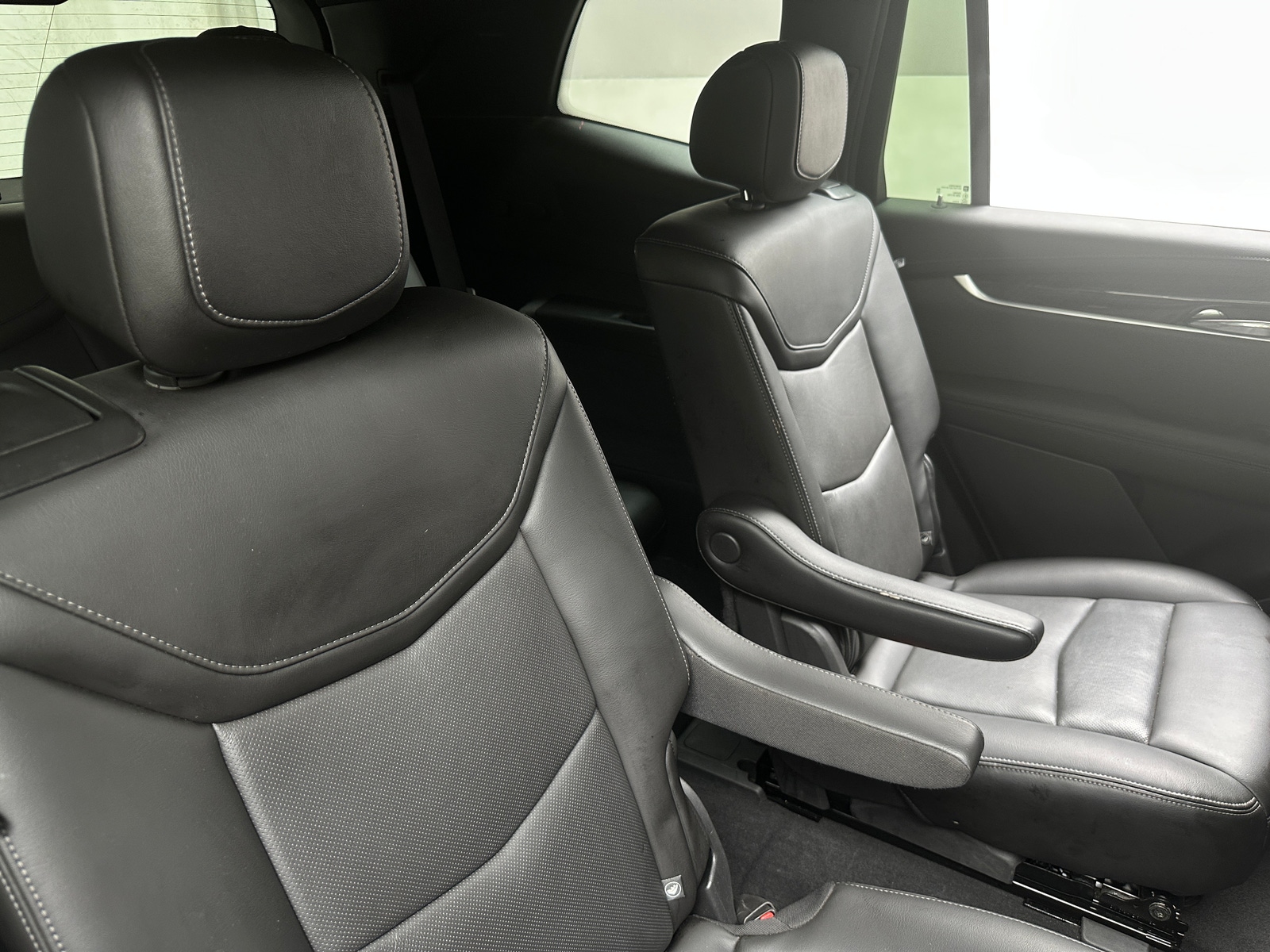 Thumbnail: 2025 Cadillac XT6 - 5