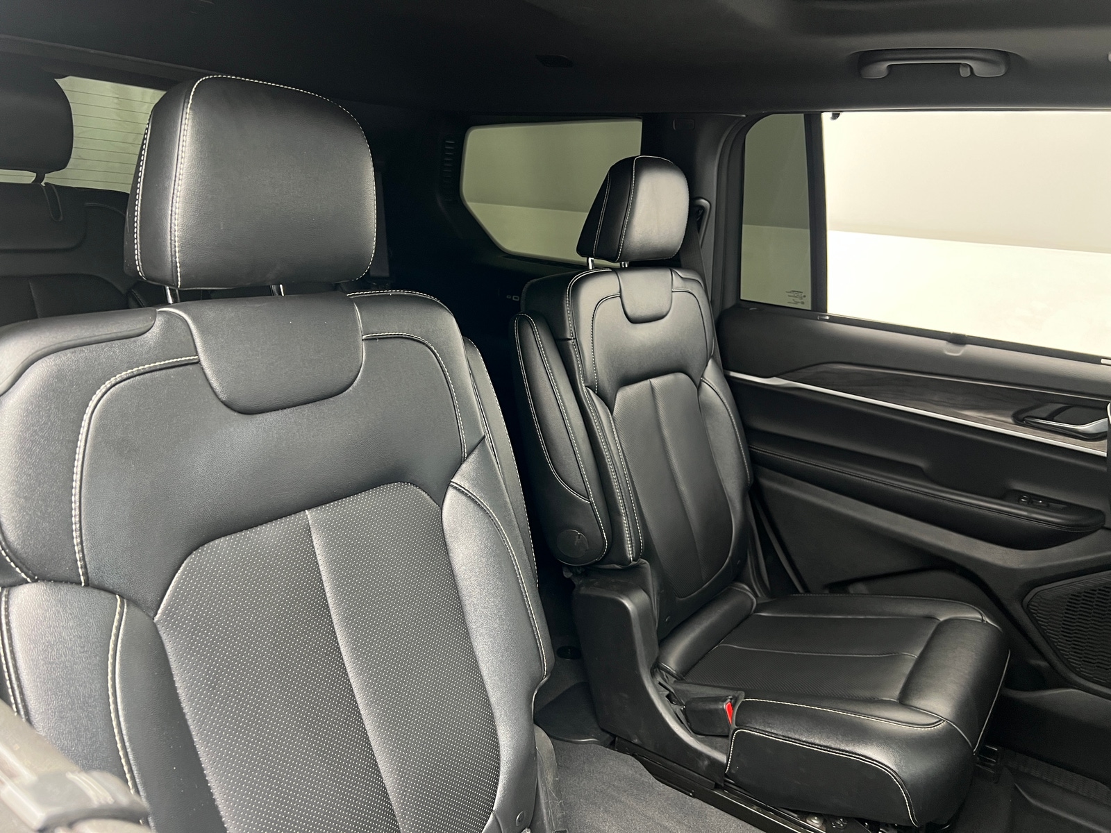 Thumbnail: 2024 Jeep Grand Cherokee L - 5