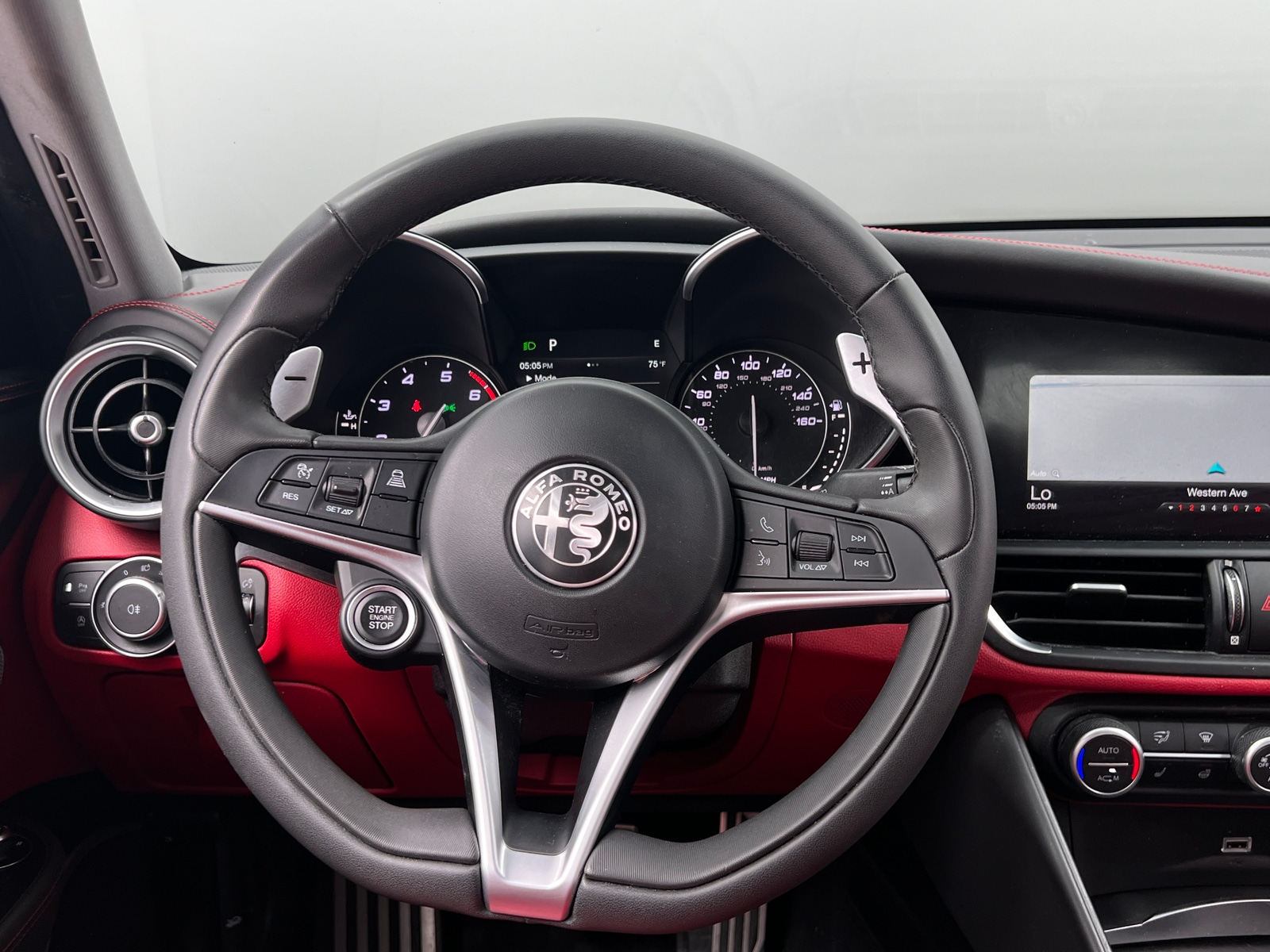 Thumbnail: 2018 Alfa Romeo Giulia - 4