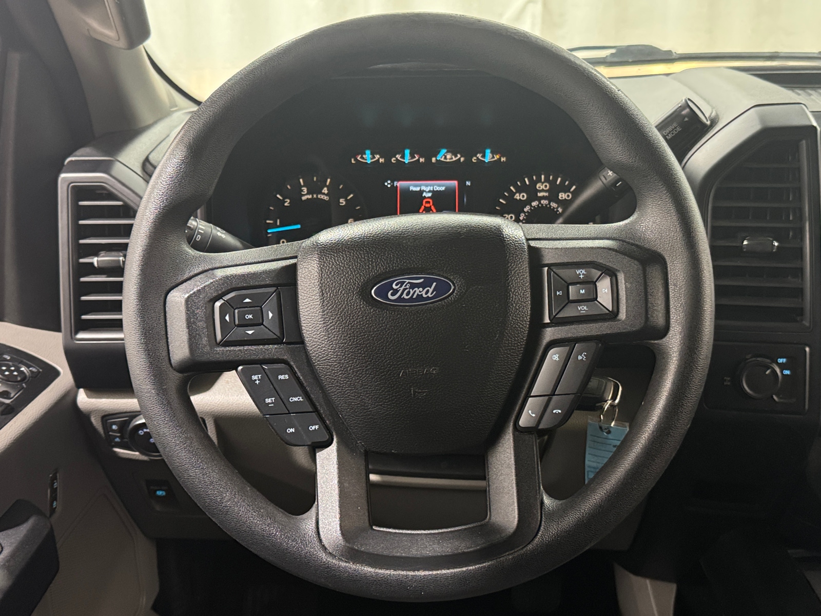 Thumbnail: 2018 Ford Econoline - 5