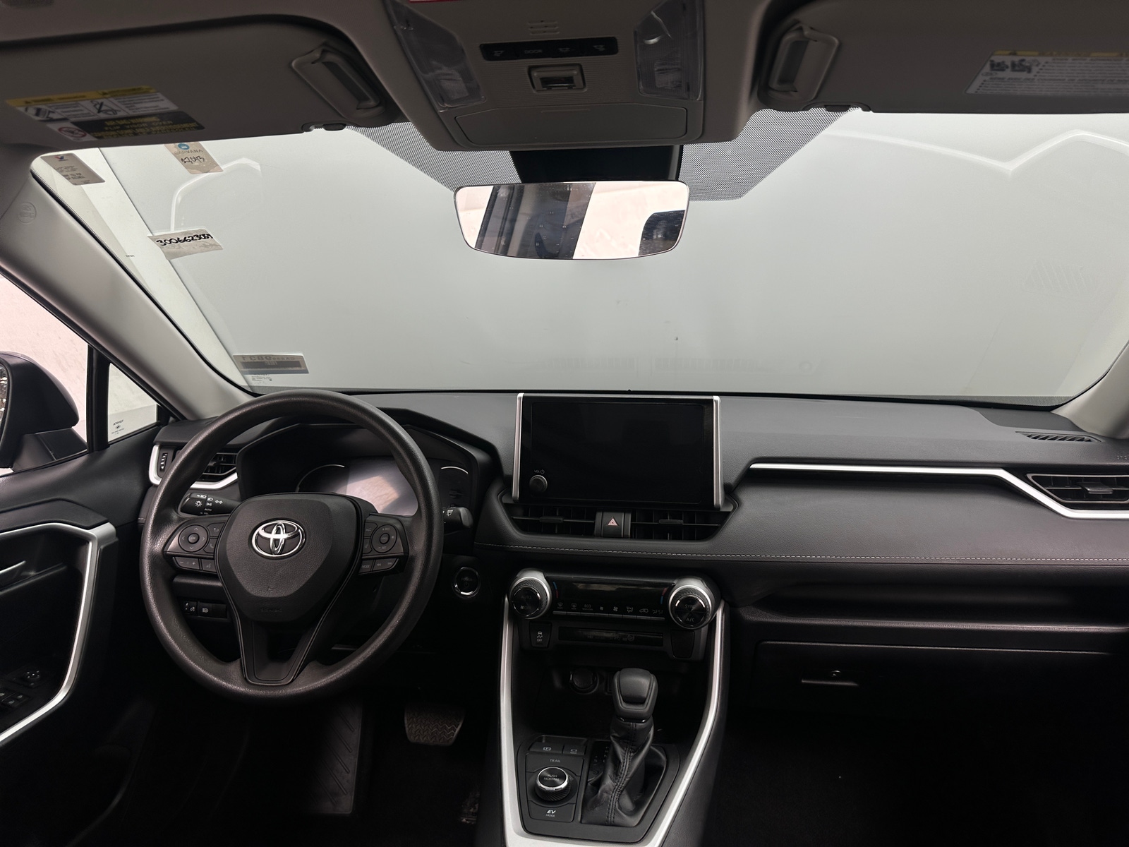 Thumbnail: 2023 Toyota RAV4 - 3