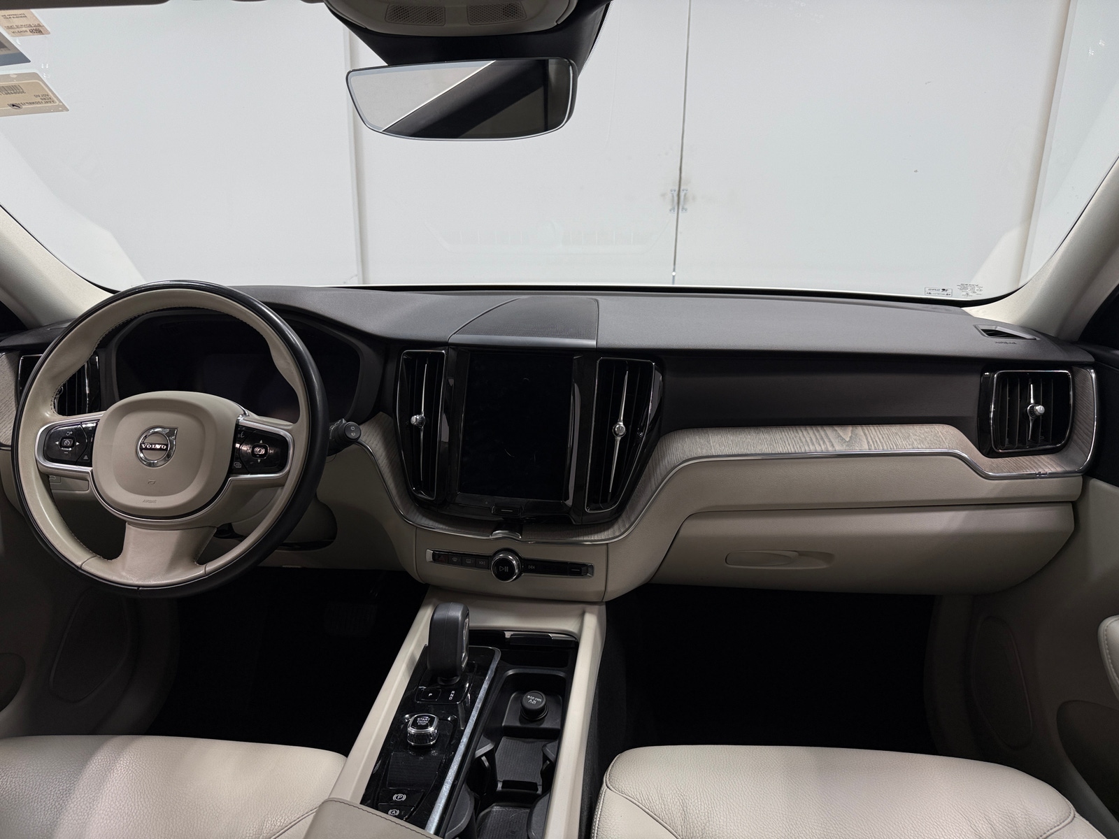 Thumbnail: 2023 Volvo XC60 - 2