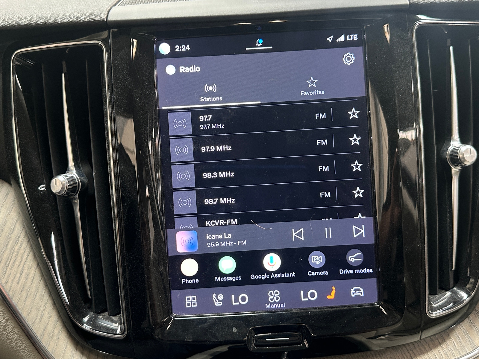 Thumbnail: 2023 Volvo XC60 - 3