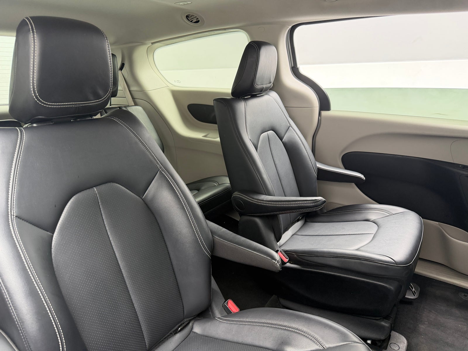 Thumbnail: 2024 Chrysler Pacifica - 5