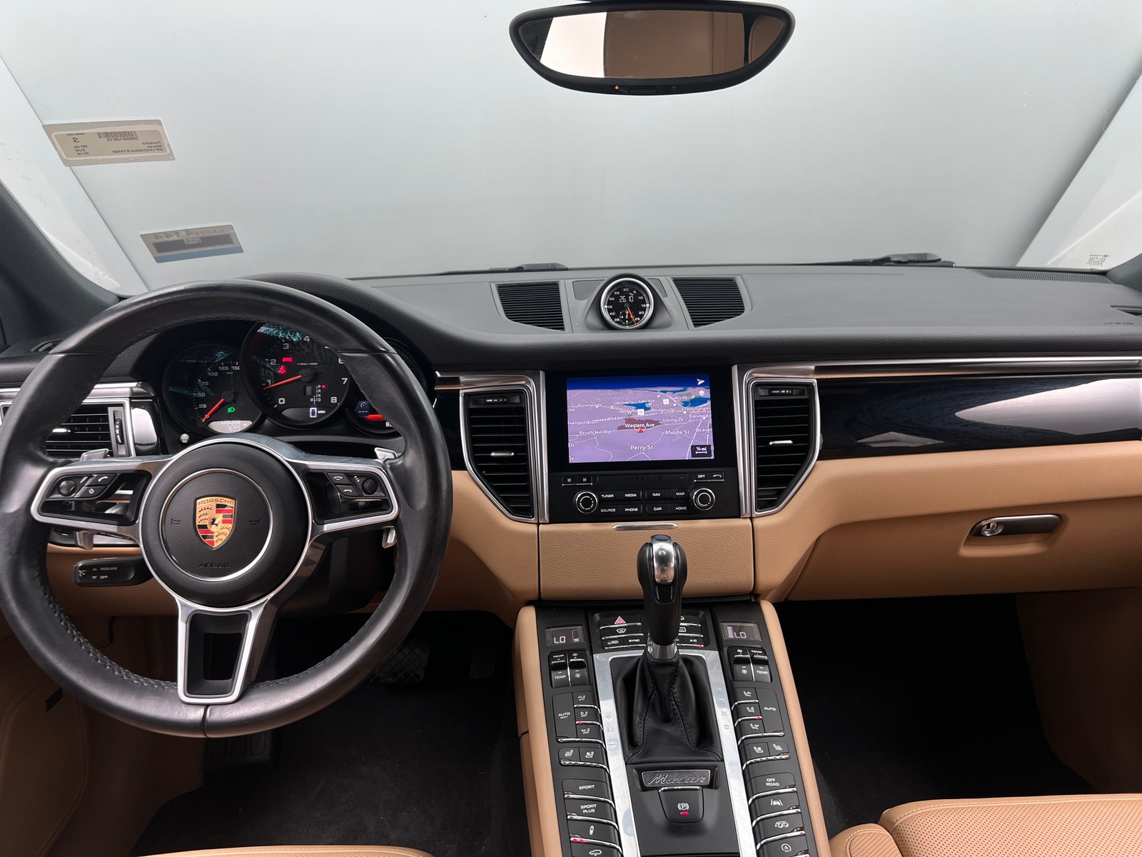 Thumbnail: 2018 Porsche Macan - 3