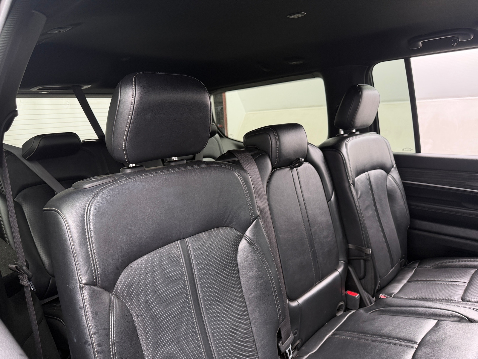 Thumbnail: 2022 Jeep Wagoneer - 5