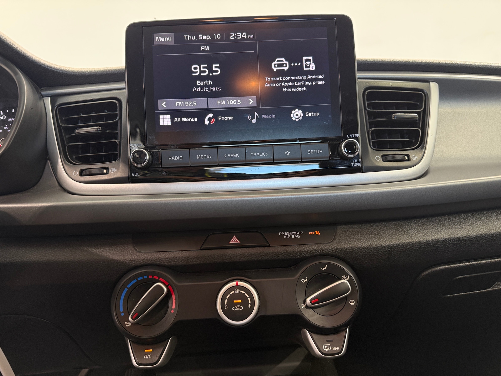 Thumbnail: 2021 Kia Rio - 4
