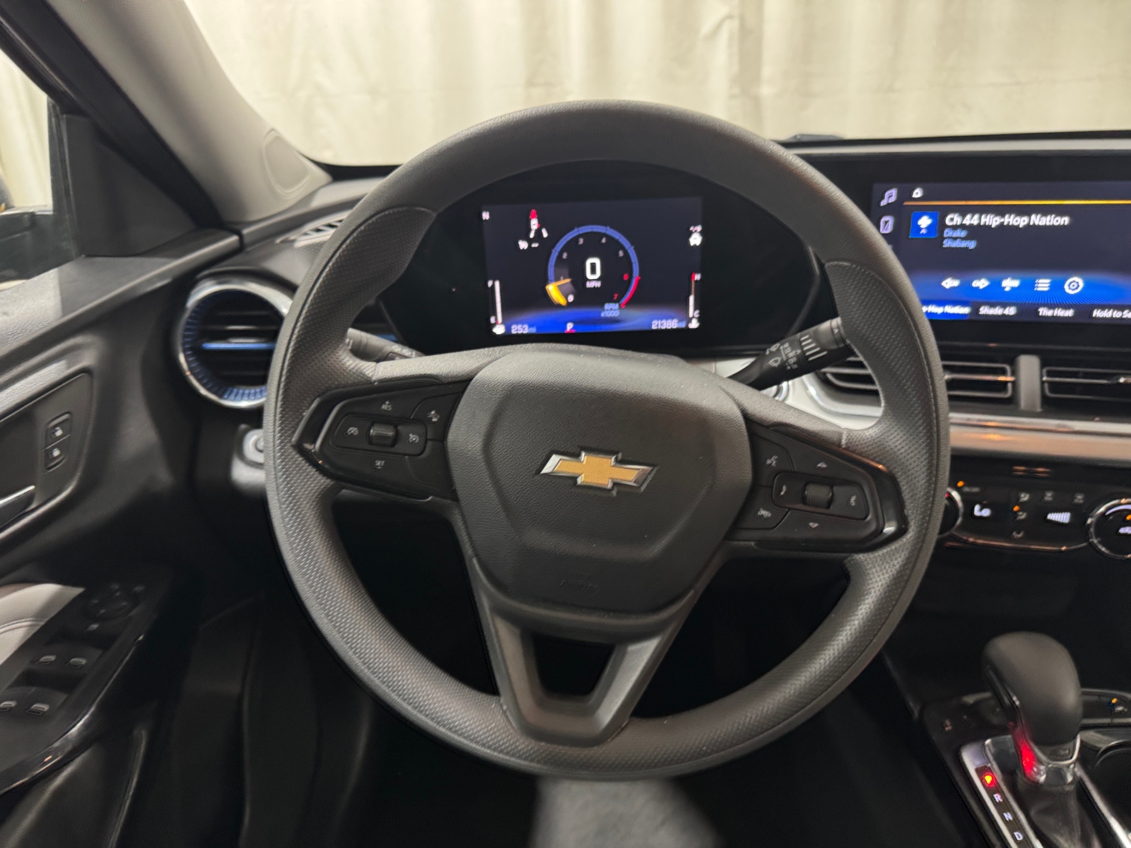 Thumbnail: 2025 Chevrolet Trax - 4