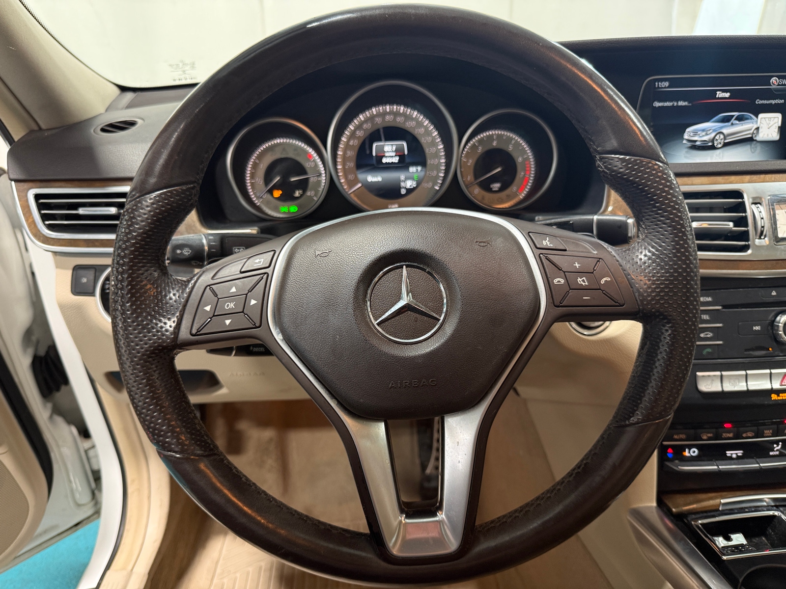 Thumbnail: 2016 Mercedes-Benz E-Class - 4