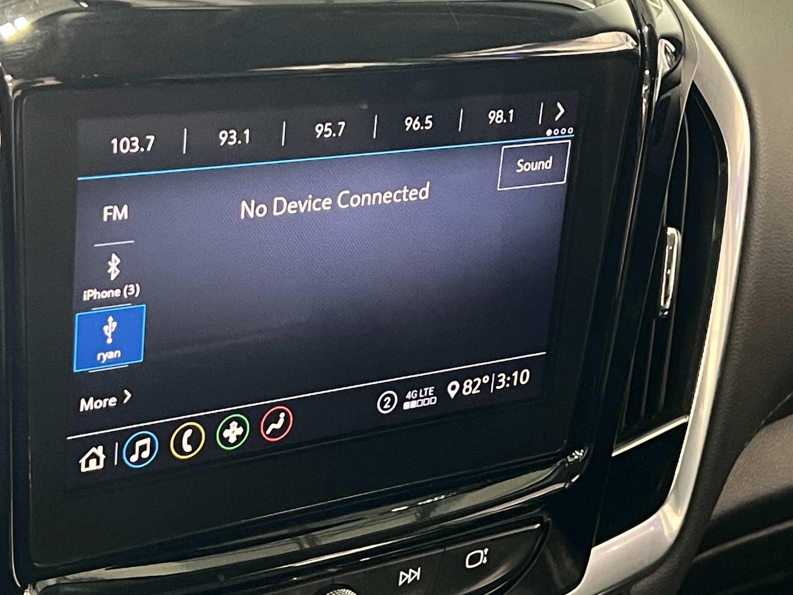 Thumbnail: 2020 Chevrolet Traverse - 3
