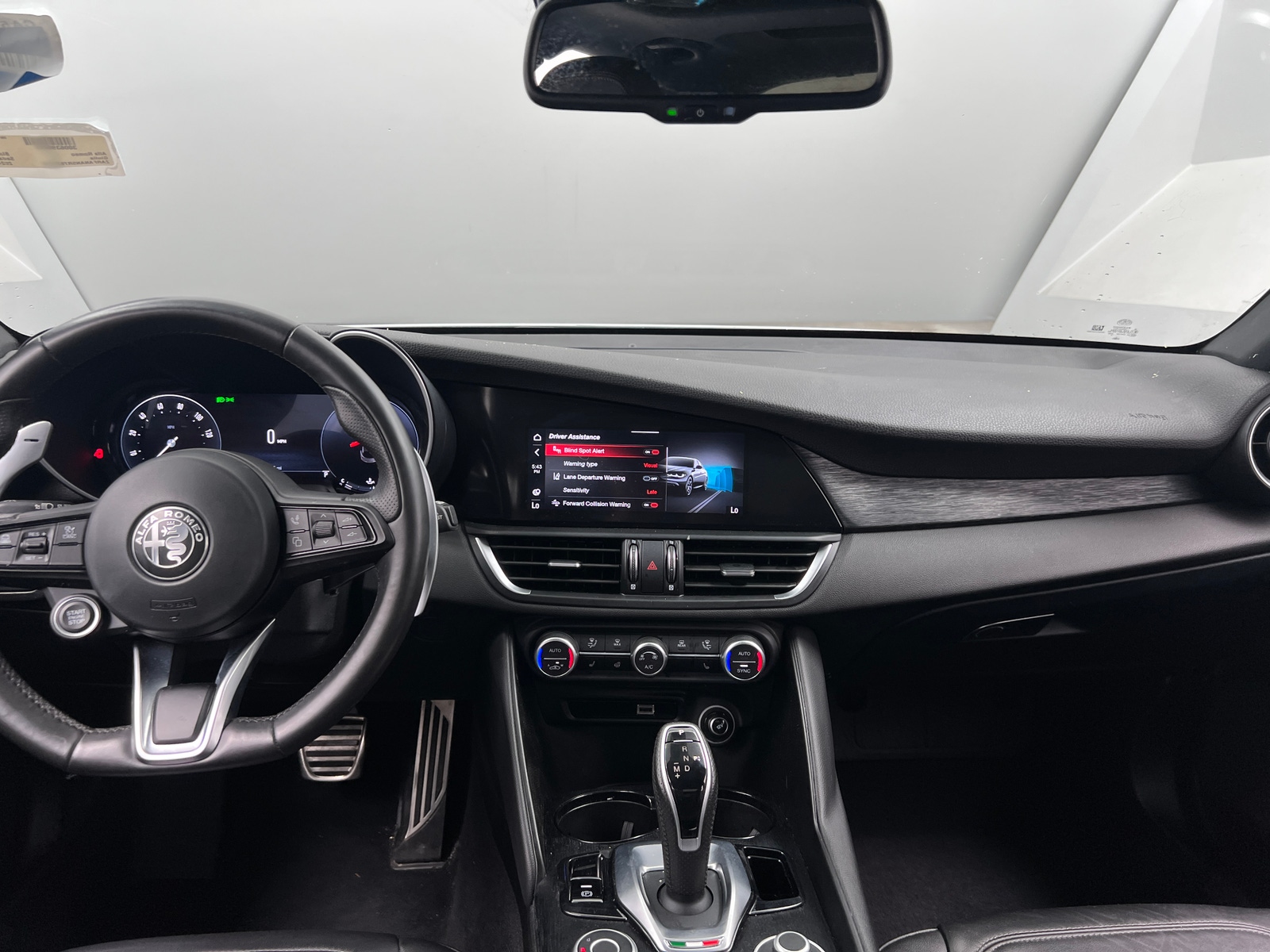 Thumbnail: 2024 Alfa Romeo Giulia - 2