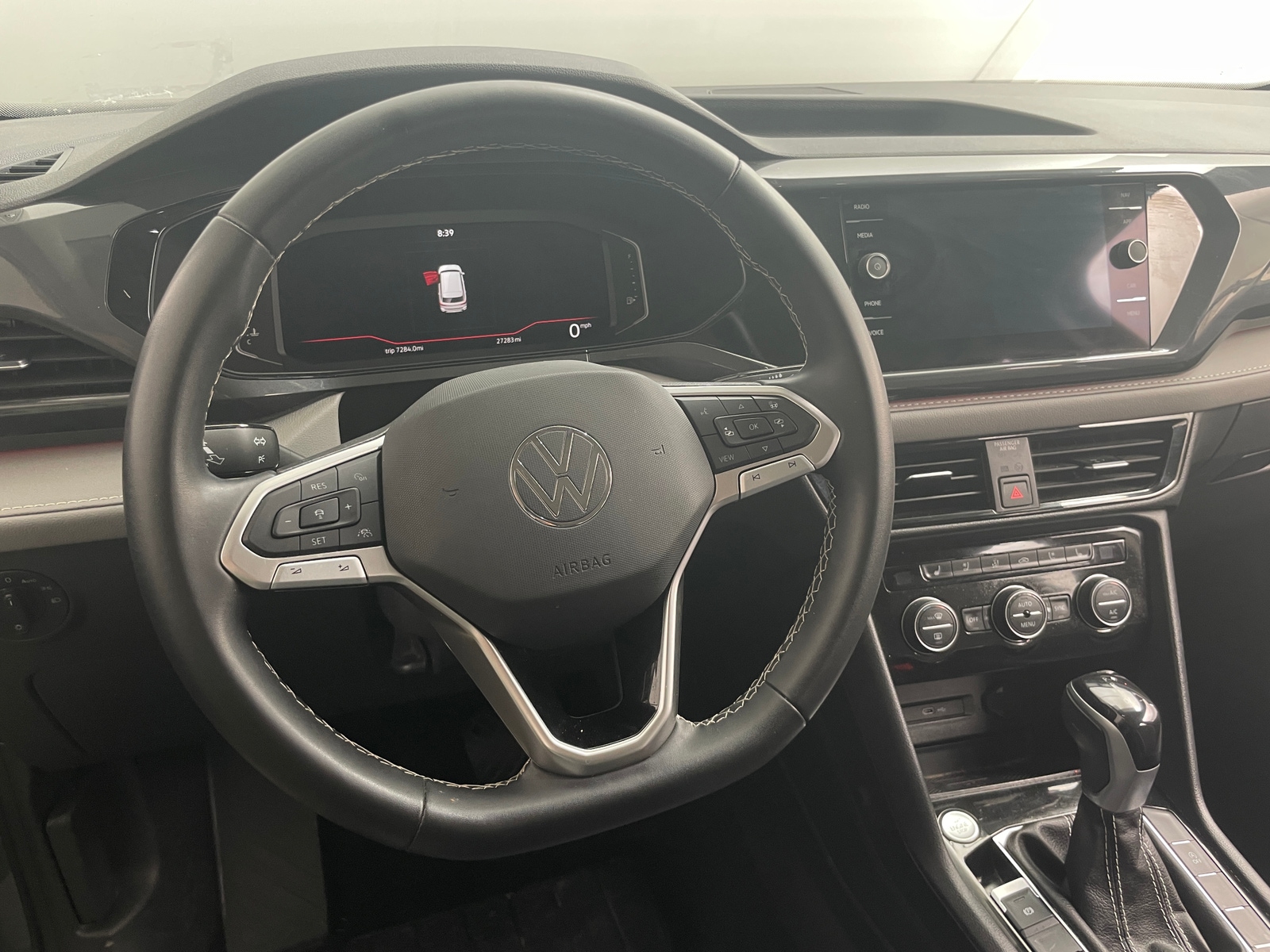 Thumbnail: 2023 Volkswagen Taos - 5