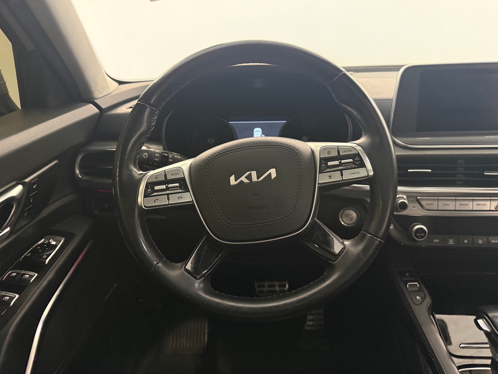 Thumbnail: 2022 Kia Telluride - 4