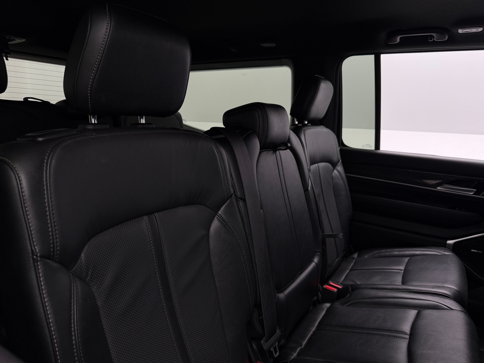 Thumbnail: 2022 Jeep Wagoneer - 5